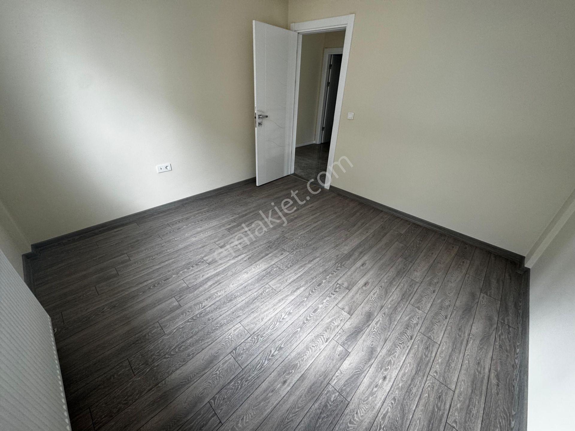 Bağlıca'nın En Gözdesi Triplex Müstakil 6+1 Kapalı Garajlı Villa - Görsel 4