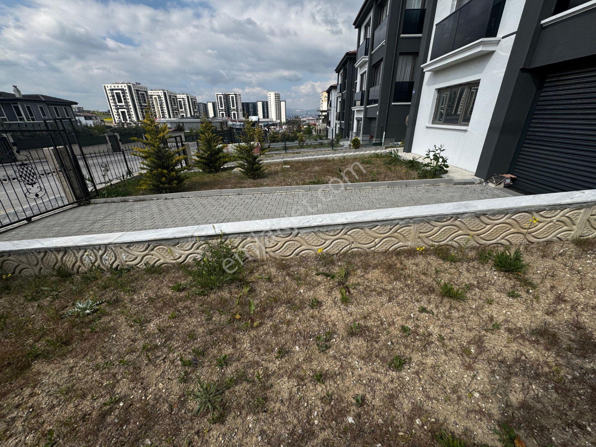 Bağlıca'nın En Gözdesi Triplex Müstakil 6+1 Kapalı Garajlı Villa - Görsel 35
