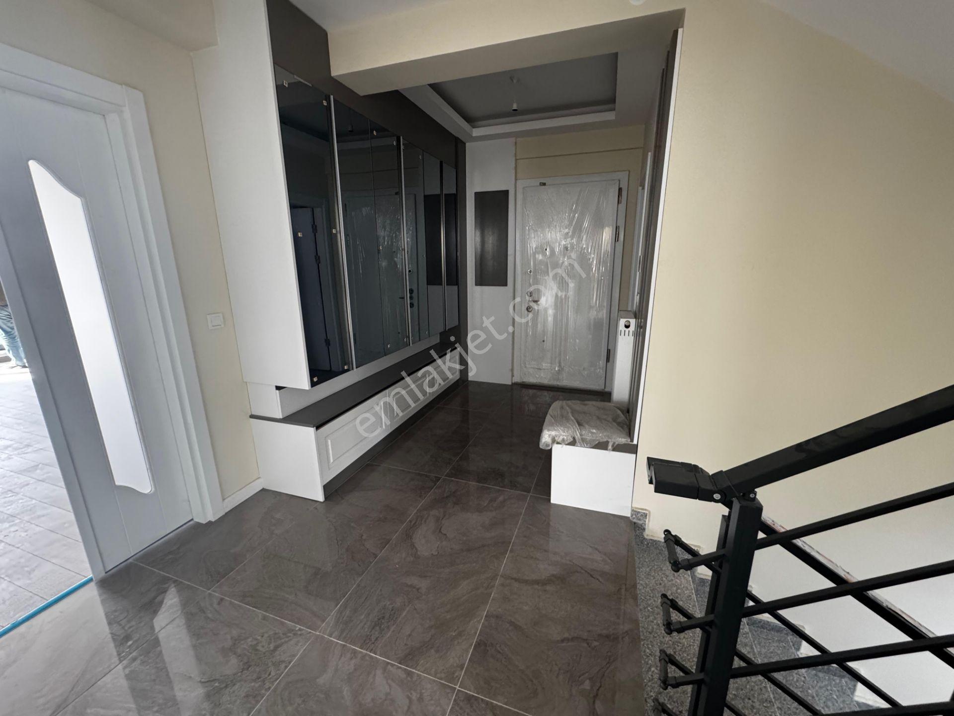 Bağlıca'nın En Gözdesi Triplex Müstakil 6+1 Kapalı Garajlı Villa - Görsel 22