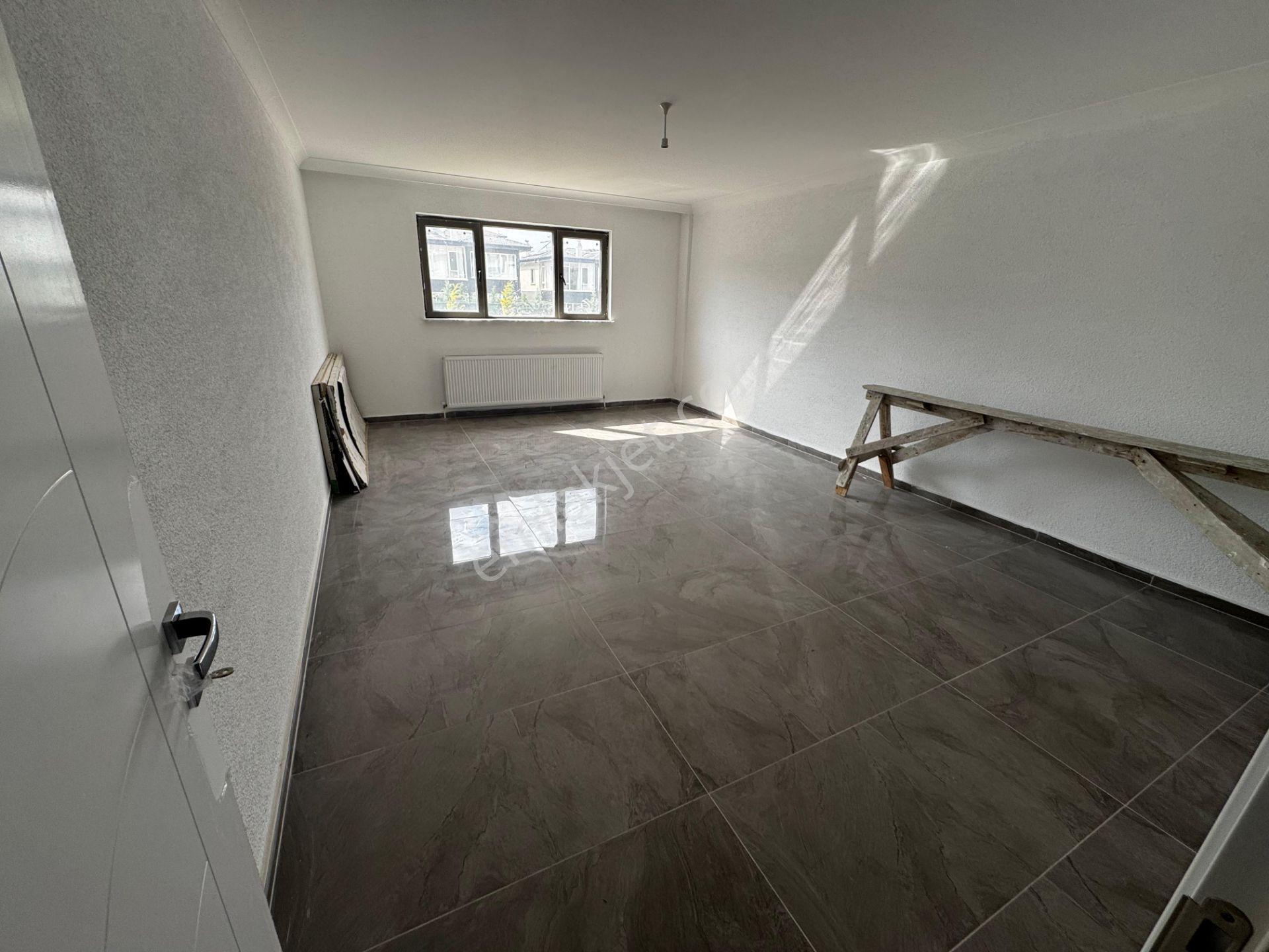 Bağlıca'nın En Gözdesi Triplex Müstakil 6+1 Kapalı Garajlı Villa - Görsel 26