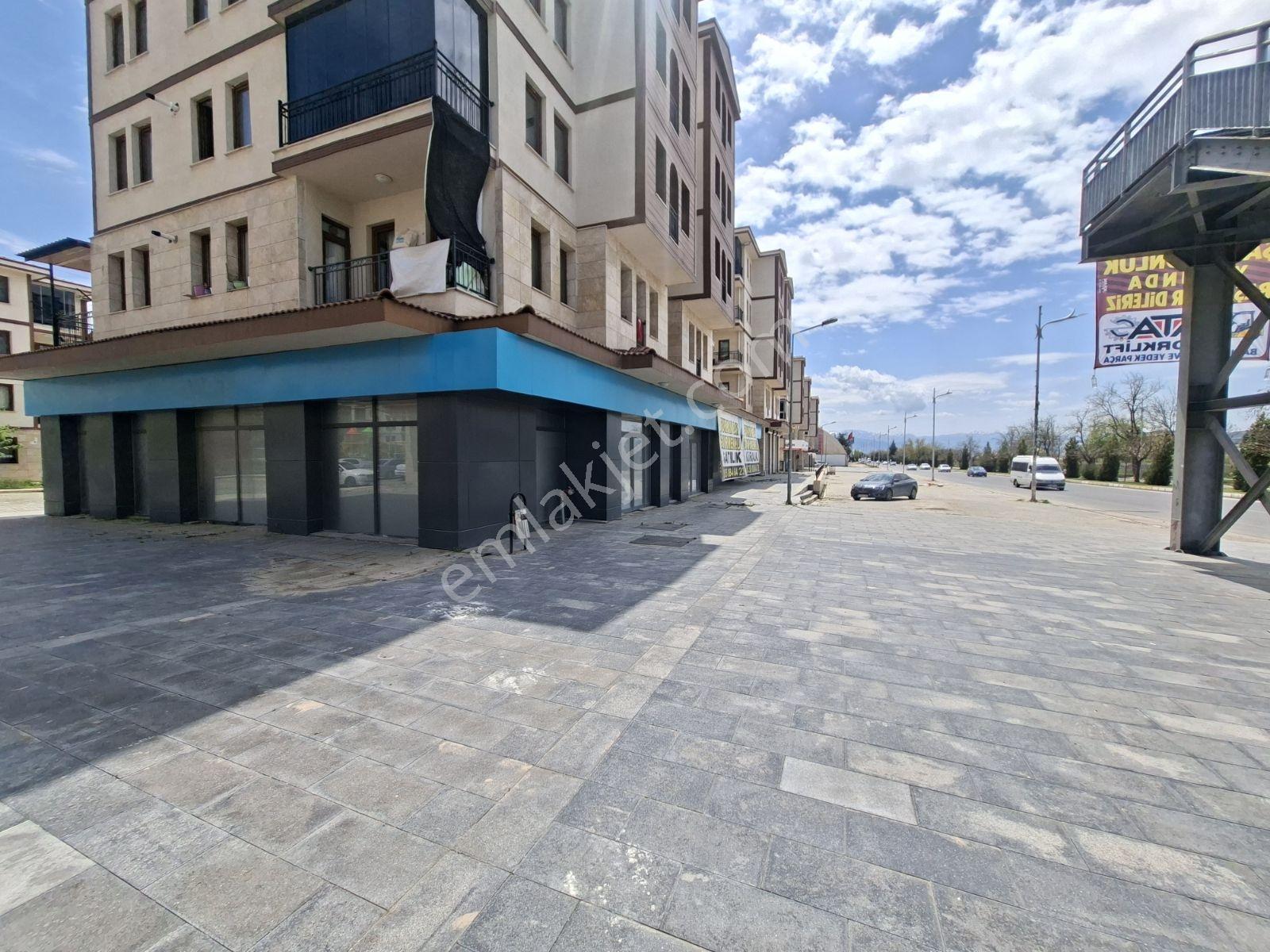 Yüksek Kira Getirili Ana Bulvara Sıfır Hazır 380 M² Dükkan - Görsel 5