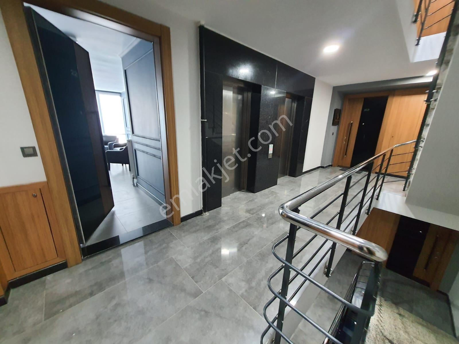 Arel'den Mustafa Kemal'de Plaza'da 2139 Sk.2 Kat K.otoparklı 1+1 - Görsel 32
