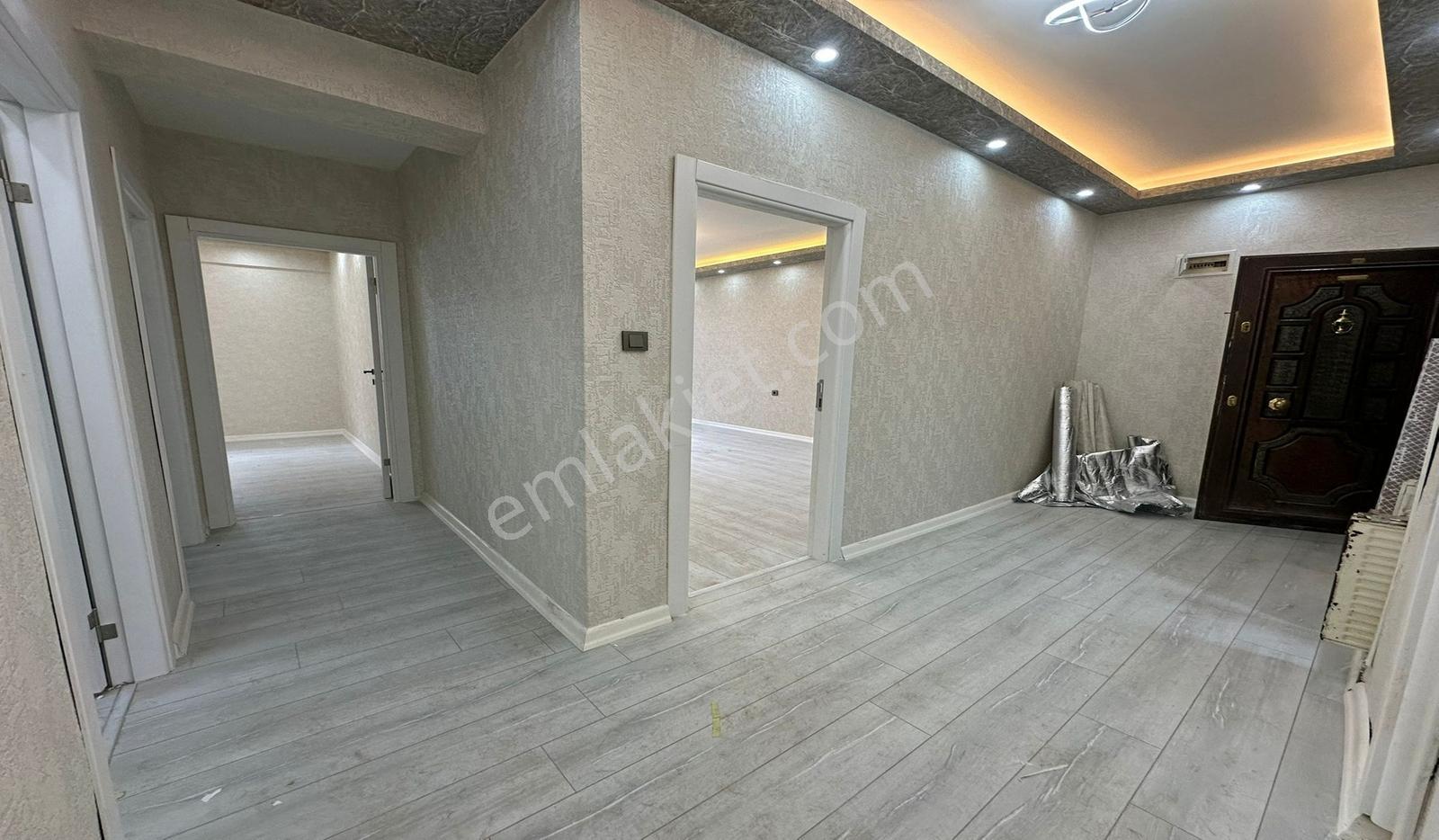 Bademlikde Cadde Üzerinde 3+1 Açık Cepheli Full Yapılı - Görsel 11