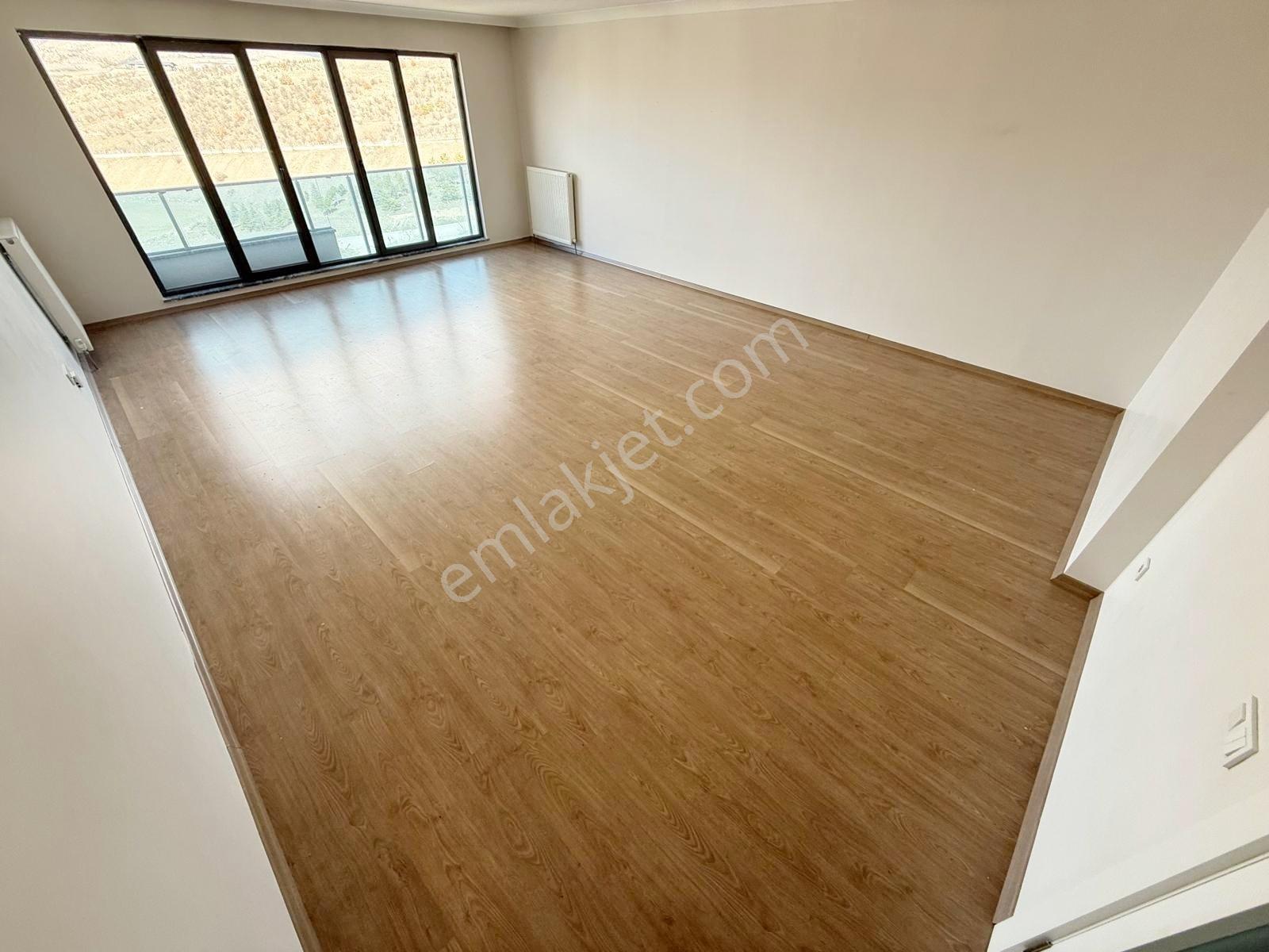 Ovacığın Gözdesi Sitede 240 M2 Çit Boloklu Güvenlikli - Görsel 4
