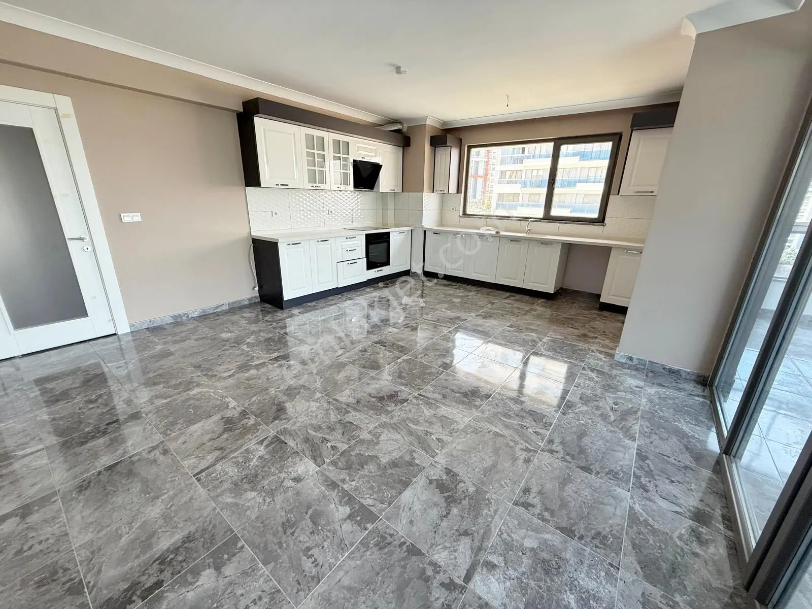 Ovacığın Gözdesi Sitede 240 M2 Çit Boloklu Güvenlikli