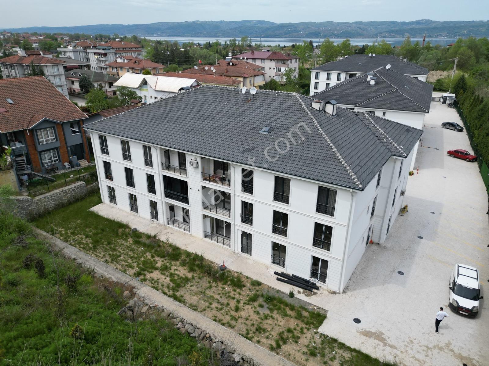 Turyap Sapanca Ünlüce Havuzlu Sitede Ayrı Mutfaklı Arakat Daire - Görsel 12