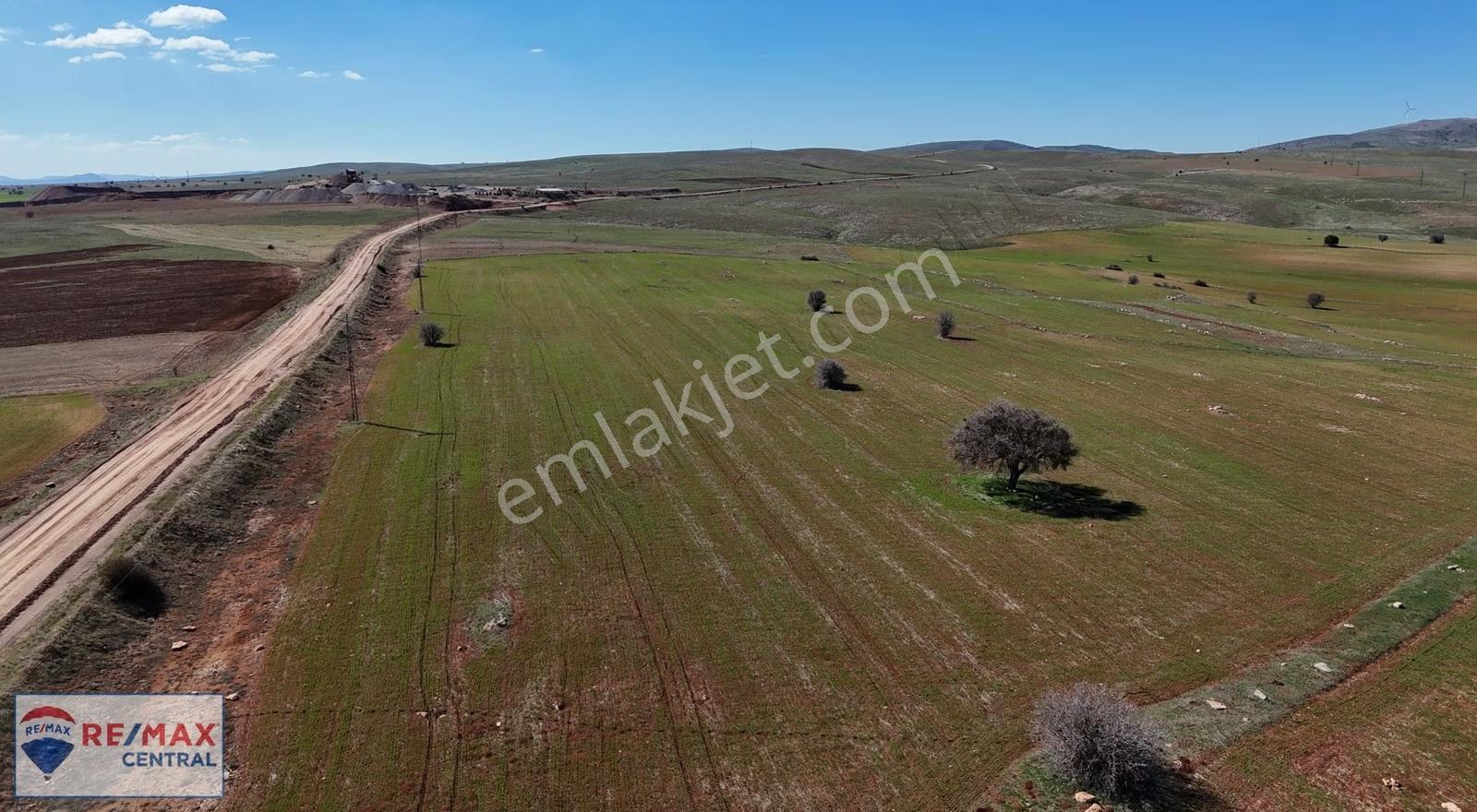 Bademkaya Köyünde 45.695 M2 Tek Tapu-yol Kenarı Satılık Tarla - Görsel 25