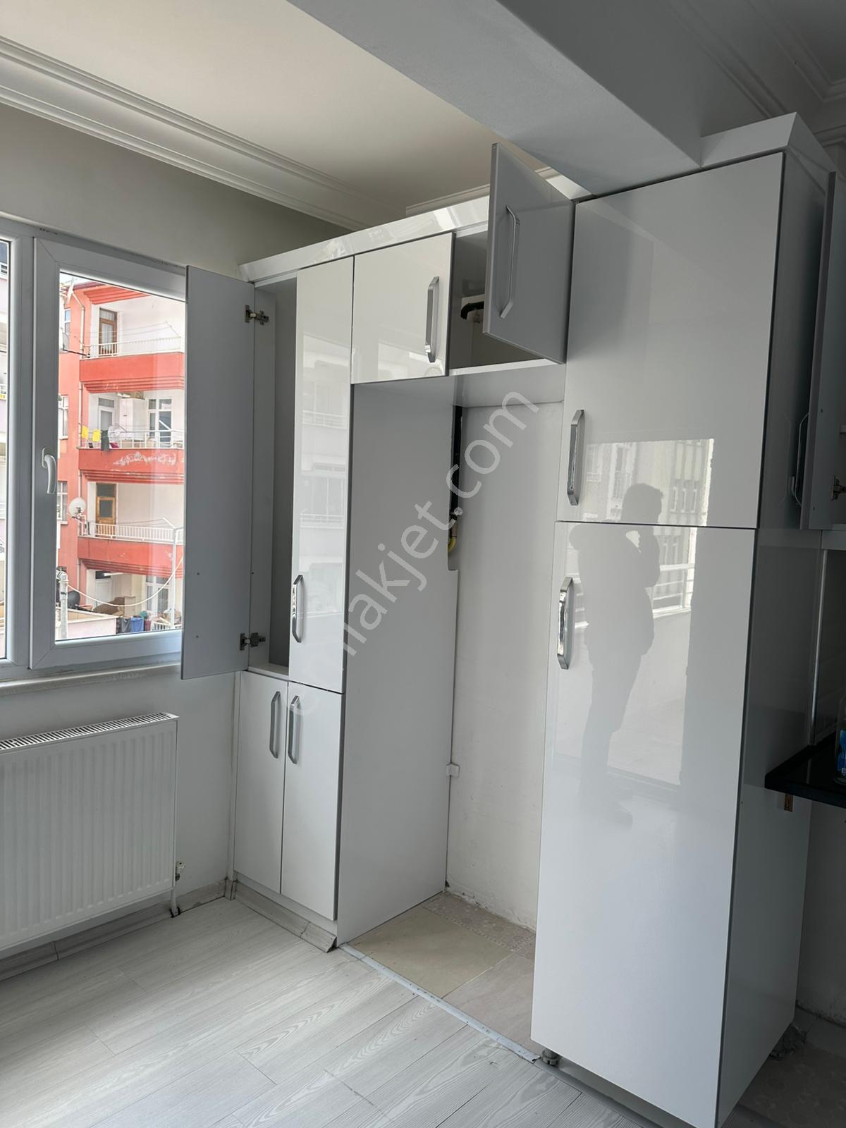 Adalet Gold Group Emlak'tan Bengiler Mahallesinde Kiralık Daire 3+1 Merkezin Göbeginde Uygun Fiyata - Görsel 8