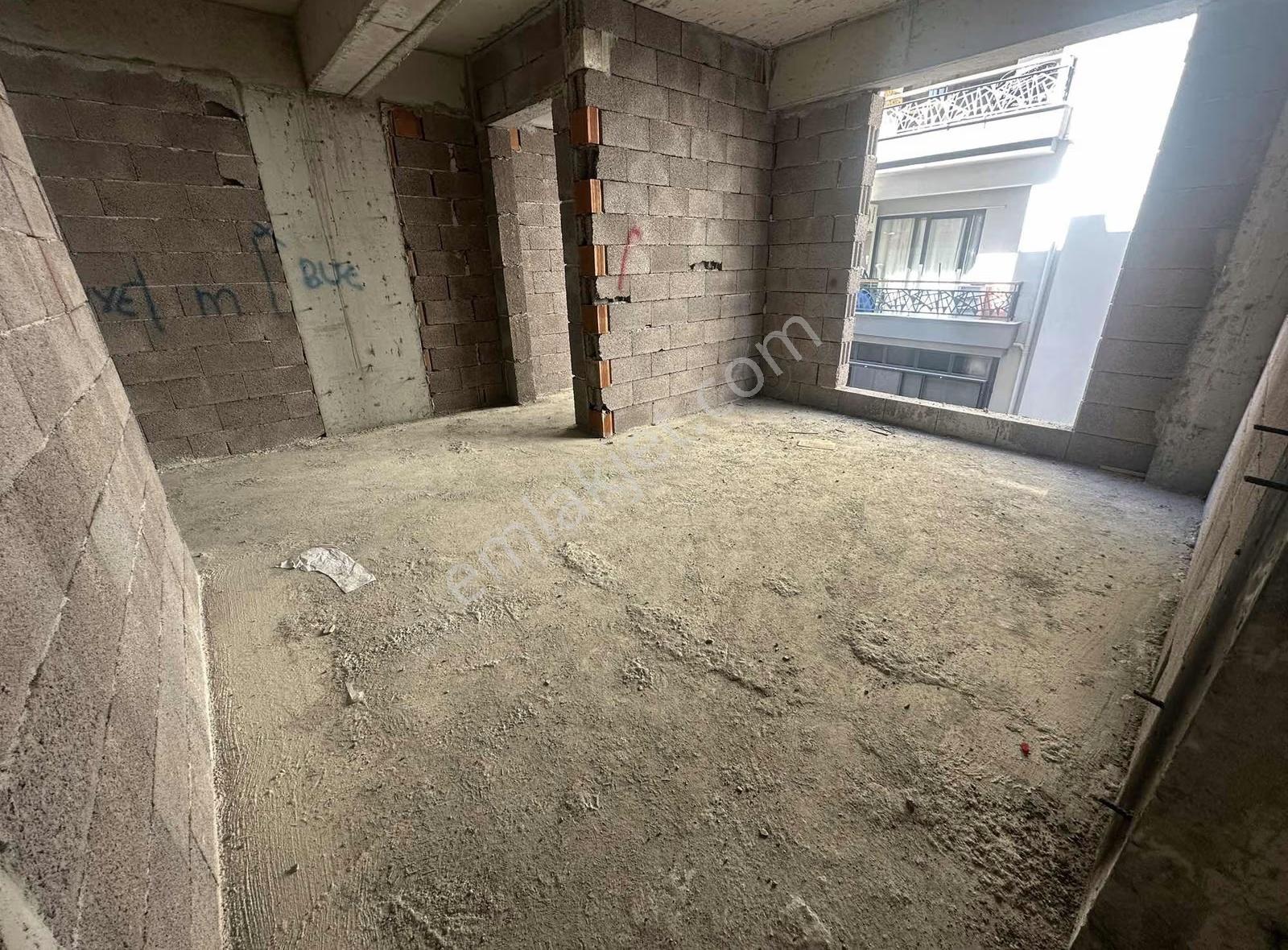 Dikili 36. Sokakta 1+1 Proejeden Satılık Daire Arakat