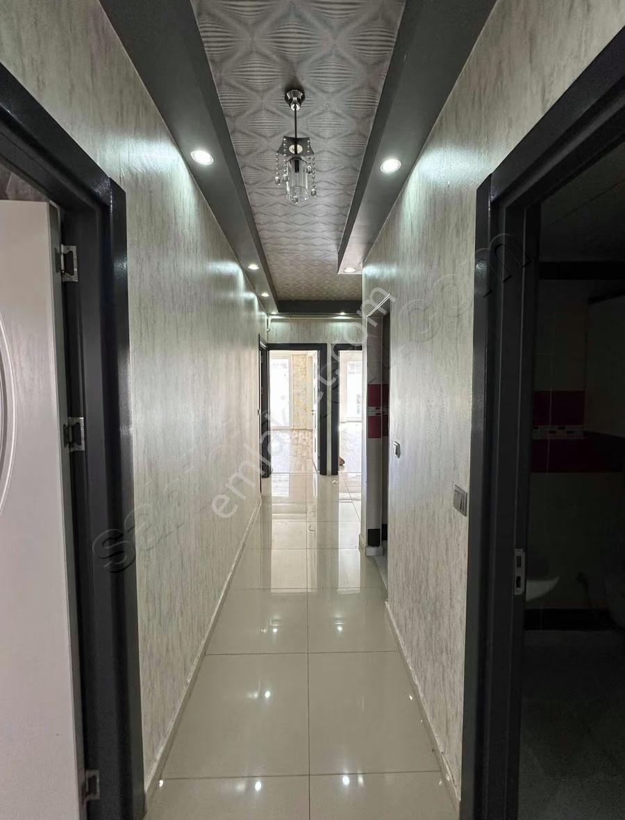 Karaköprü 35 Metre Yola Yakın 4 Odalı Ara Kat Daire - Görsel 6
