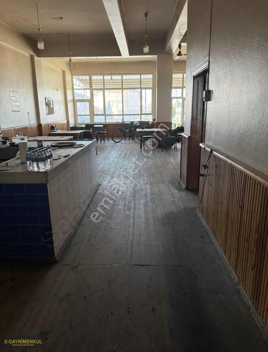 Kayalar Reşitbeyde Büyük Dükkan