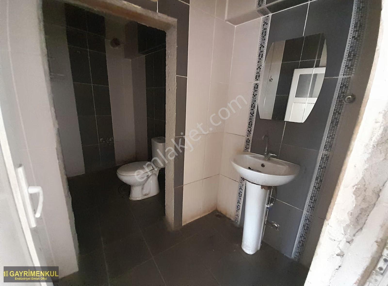 Arifiye / Hanlıköy Merkez Artvin Sanayinde Kiralık Dükkan - Görsel 5