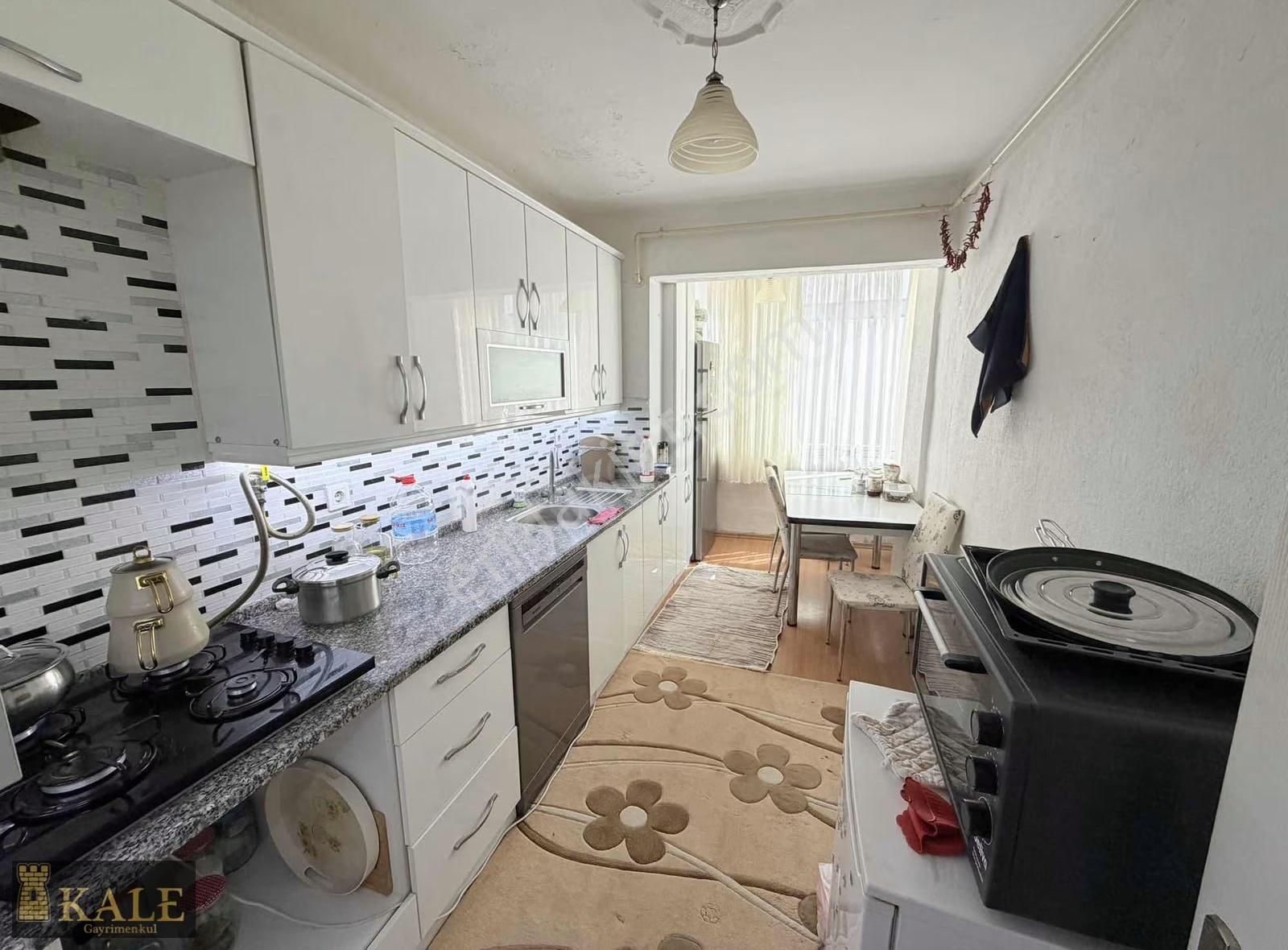 Kale'den Ergenli Sitesi'nde Ara Kat Temiz 3+1 - Görsel 3