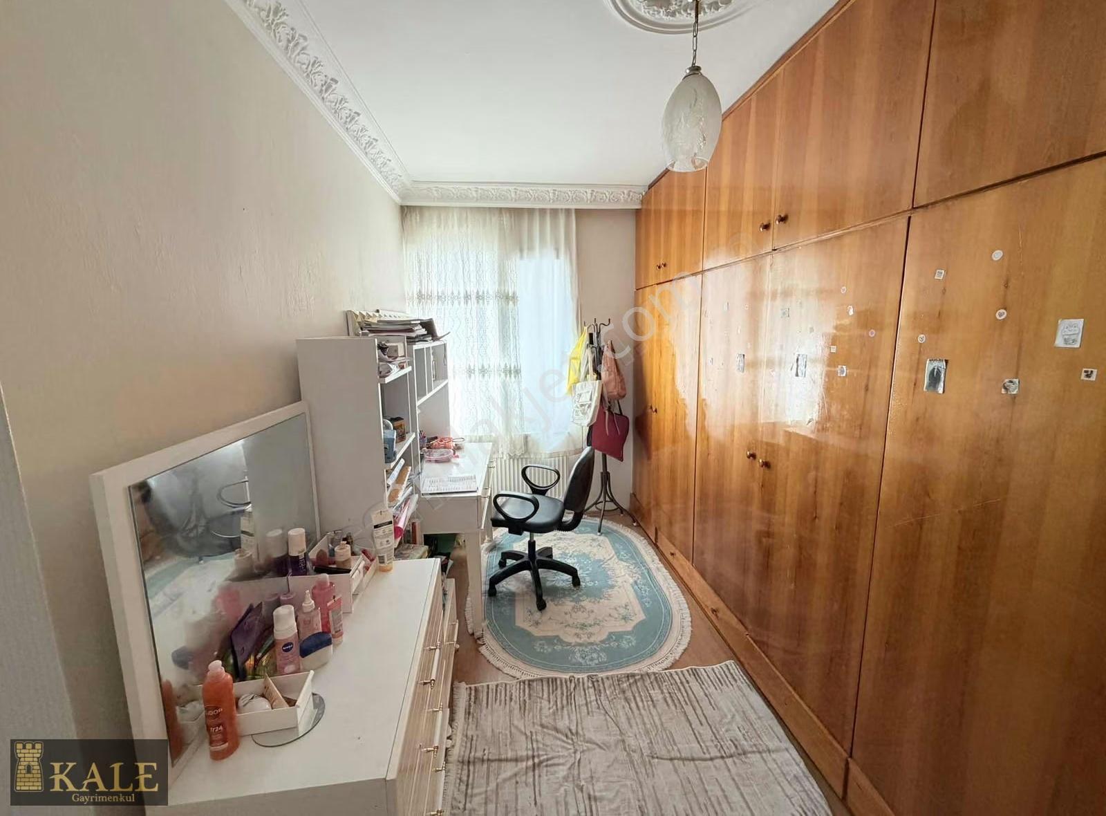 Kale'den Ergenli Sitesi'nde Ara Kat Temiz 3+1 - Görsel 12