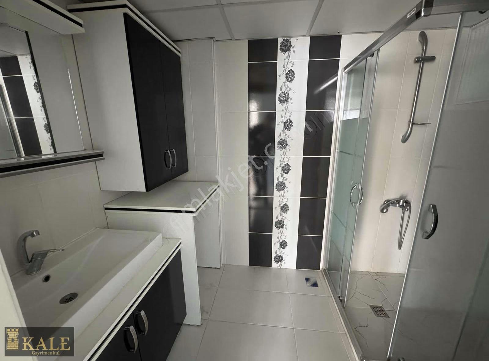 Kale'den Şehir Merkezi Kiralık 3+1 Daire - Görsel 15