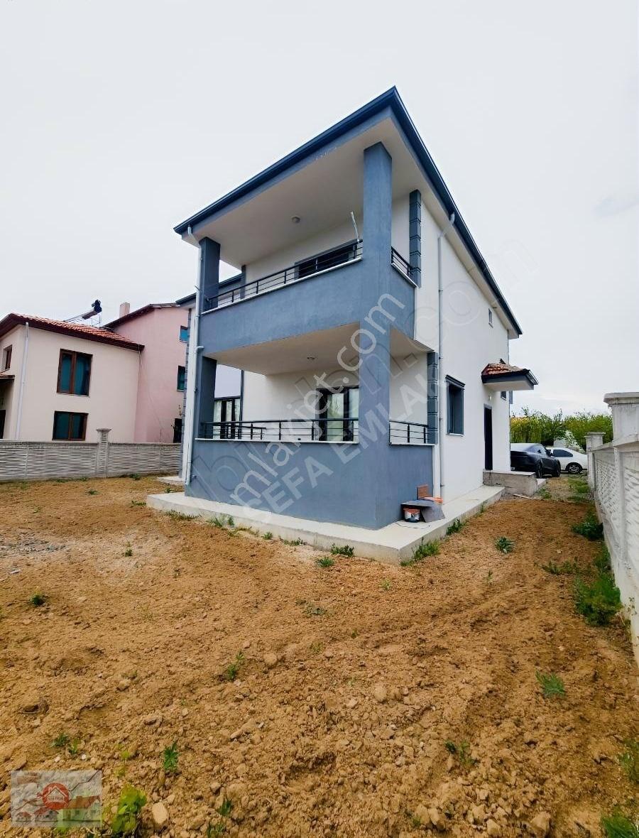 Satılık 4+1 Dubleks Villa Niğde Bahçeli Cumhuriyet 456 M² Arsa