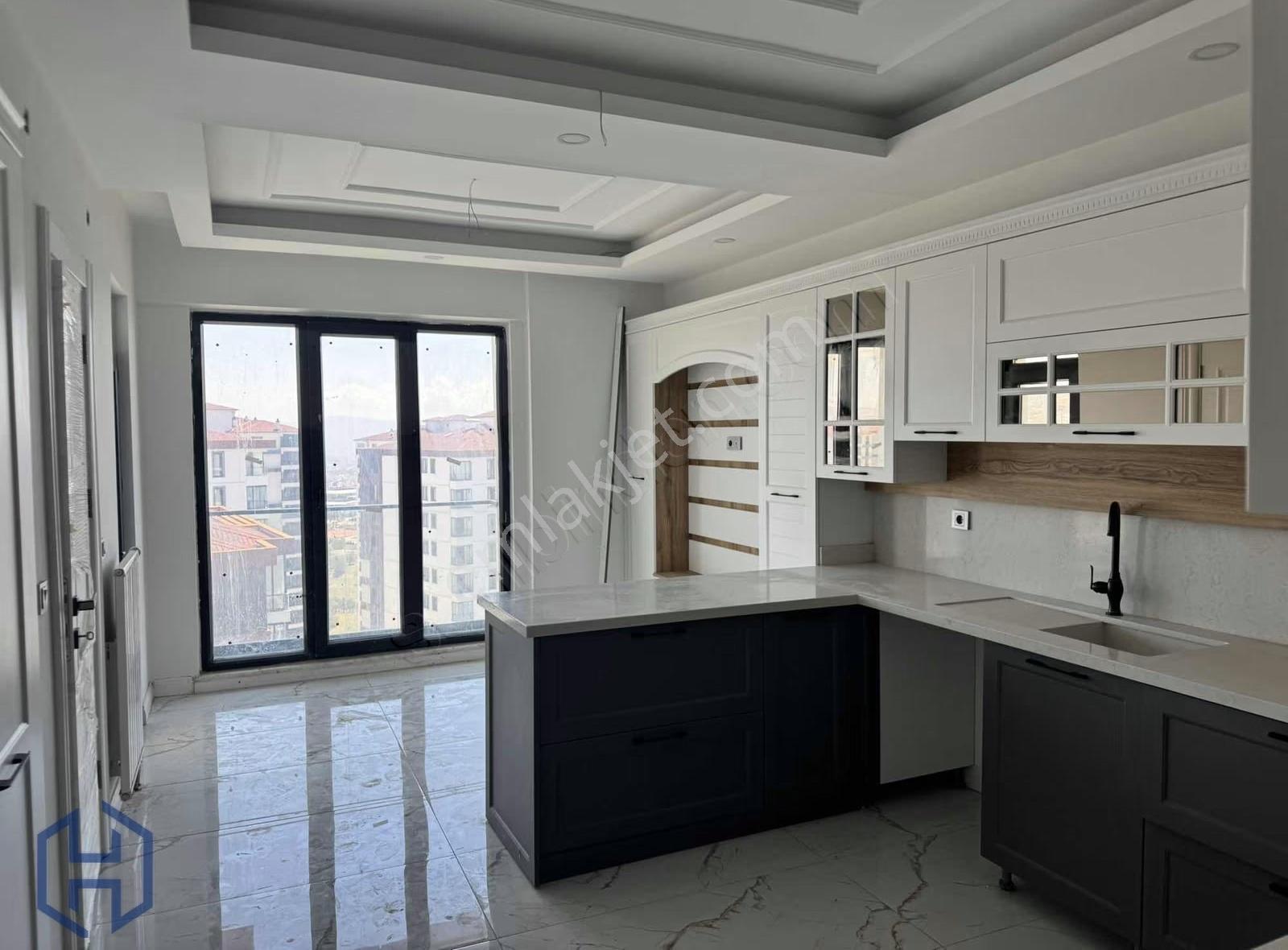 Harbert | Çaydaçıra Mah. Sahra Royal City Satılık 4+1 Lüks Daire - Görsel 6