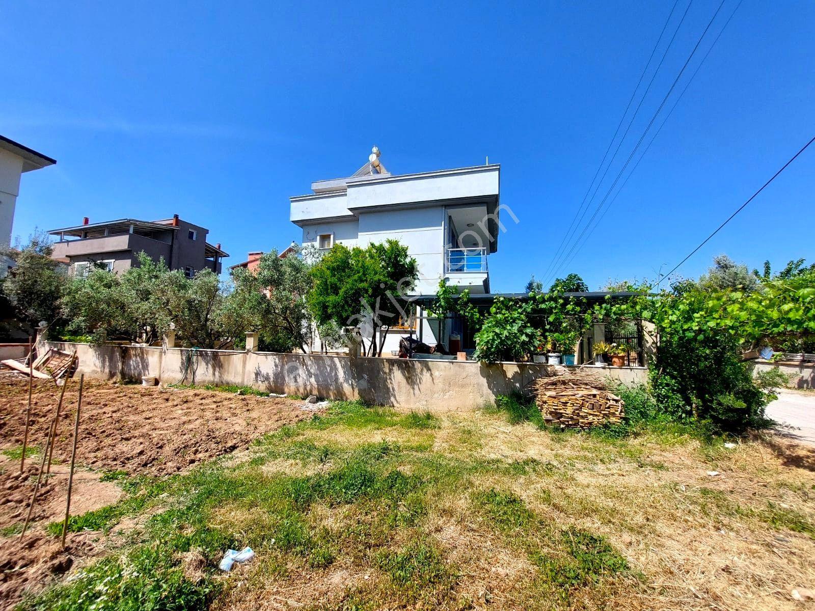 İzmi̇r Seferi̇hi̇sar Doğanbey De Satılık Müstaki̇l Yazlık Vi̇lla 3+1