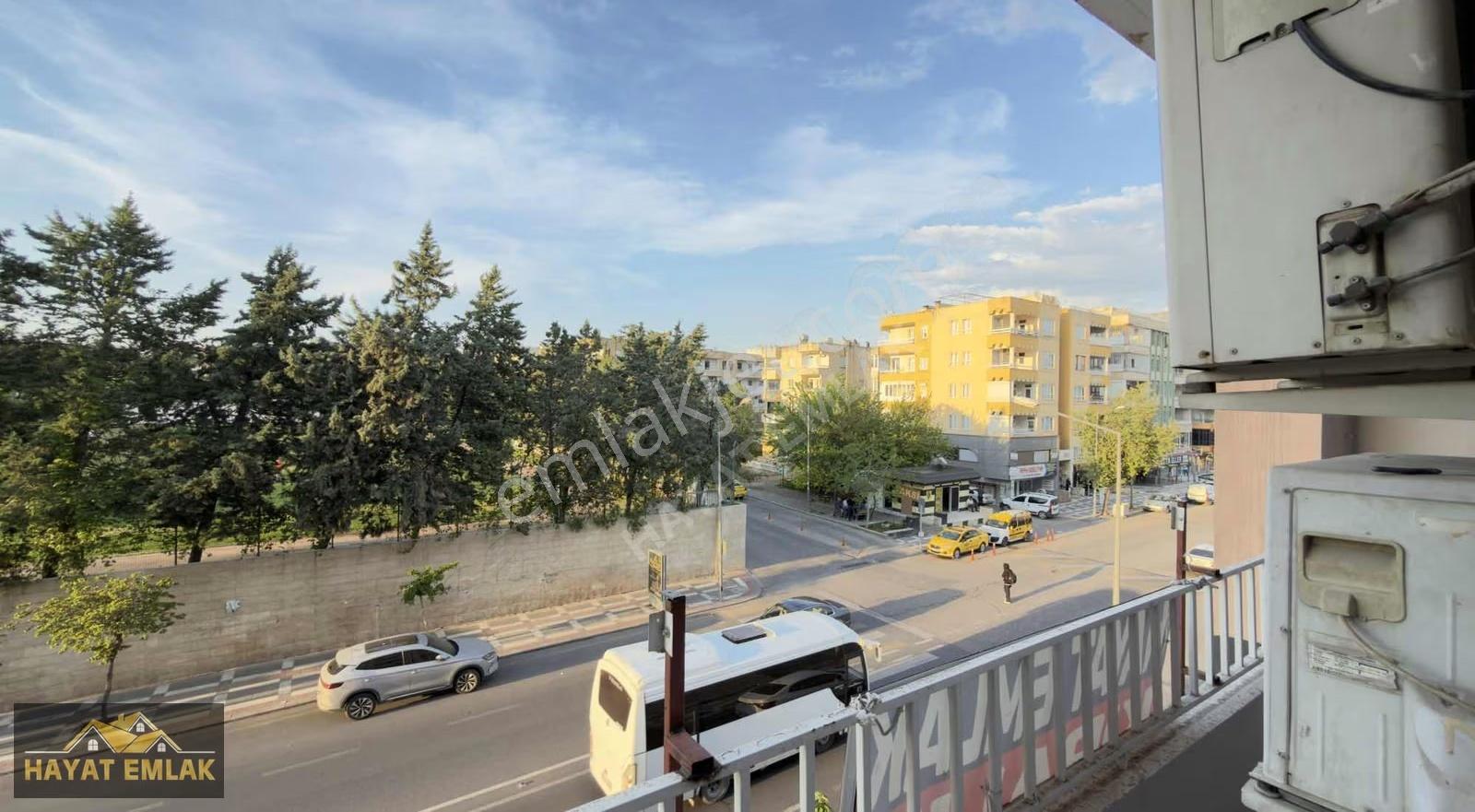 Hayat Emlak'tan Kiralık Emniyet Caddesi Üzeri 3+1 Daire/ofis - - Görsel 2