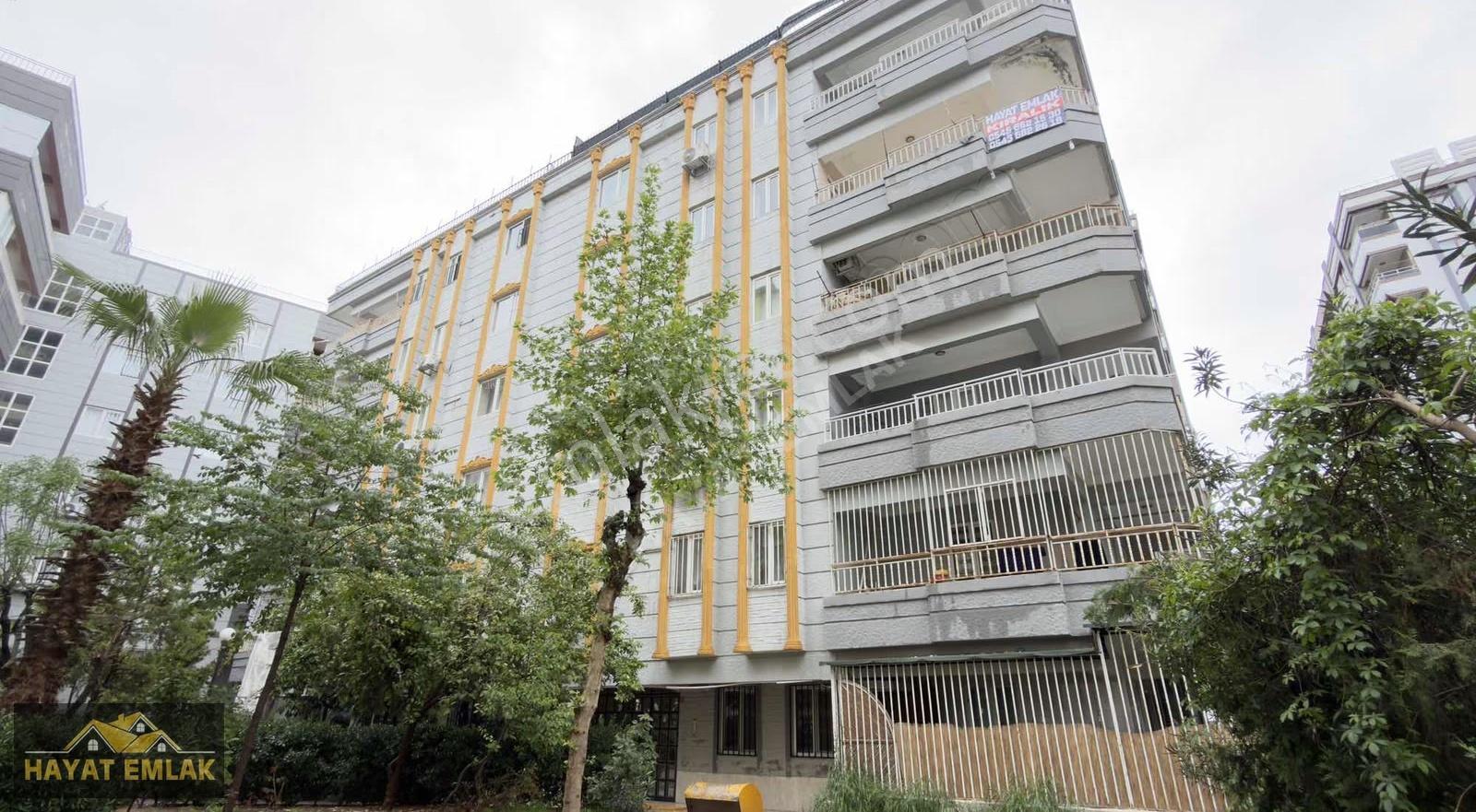 Hayat Emlak'tan Kiralık 4+1 Ara Kat Ferah Temiz Bakımlı Eksiksiz - Görsel 2