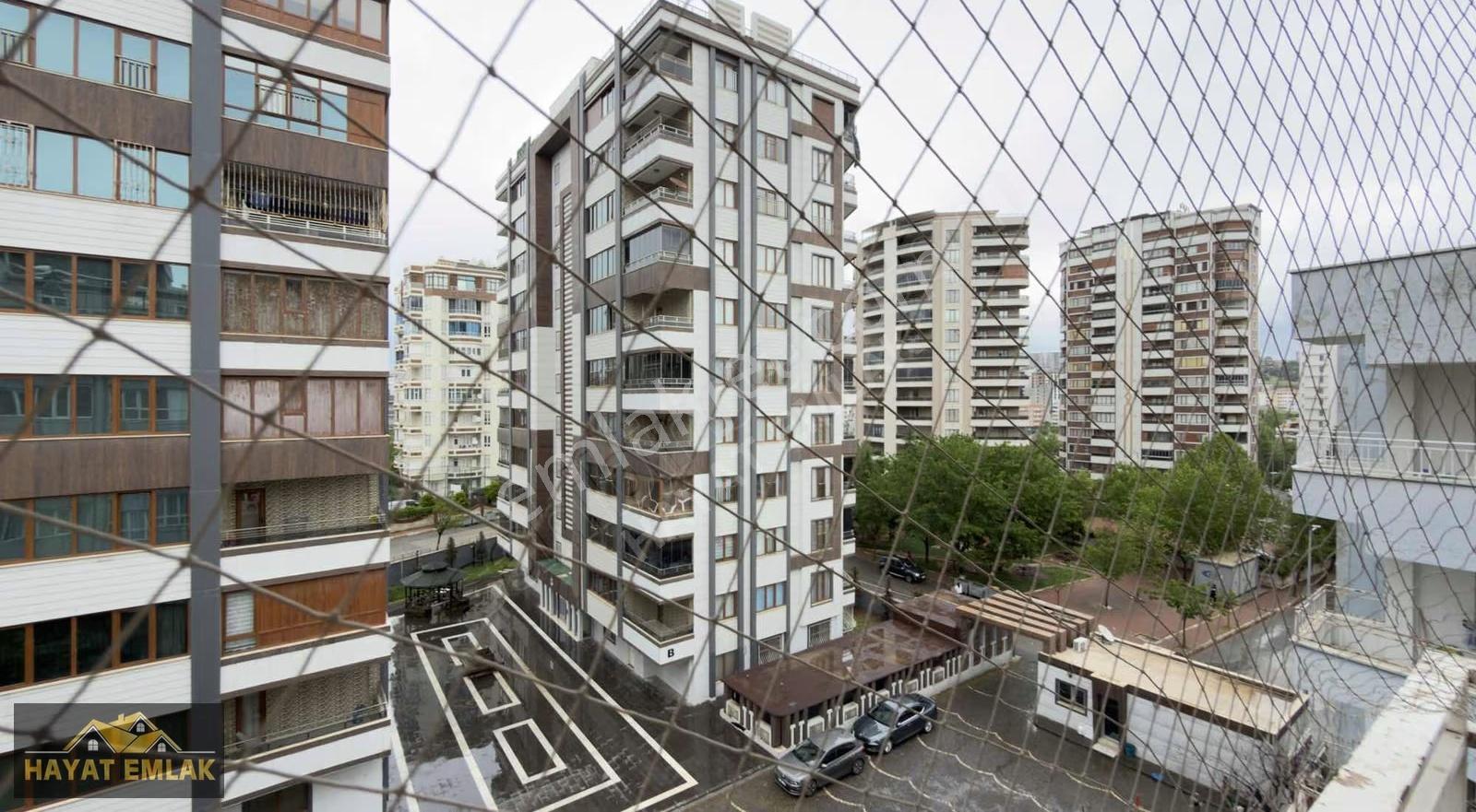 Hayat Emlak'tan Kiralık 4+1 Ara Kat Ferah Temiz Bakımlı Eksiksiz - Görsel 11