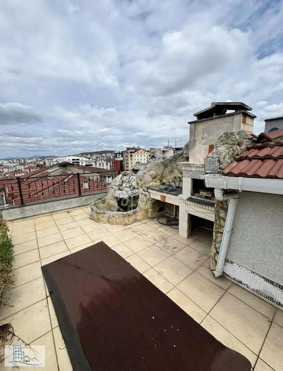 Gebze'de İskanlı 430m2 5+2 Şelaleli 100m2 Teraslı Dubleks