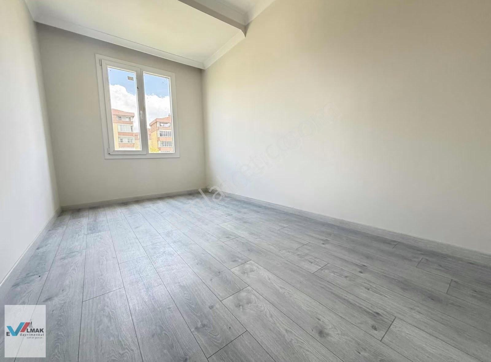 Kavaklı Mah.de 3+1 (130m2) Havuzlu Peysajlı Otoparklı Güvenlikli