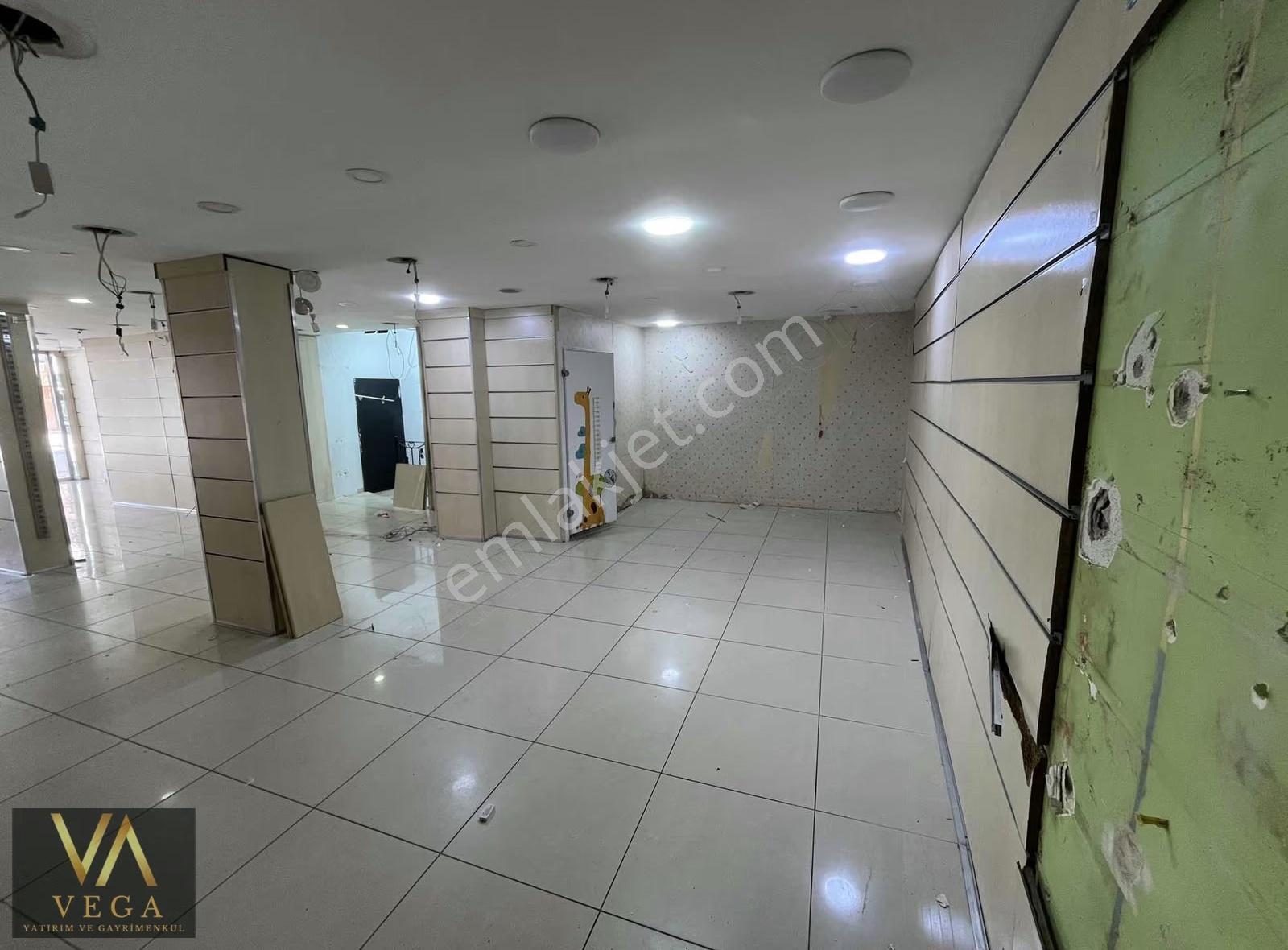 Çarşı'nın Göbeğinde Kiralık Mağaza - Görsel 2