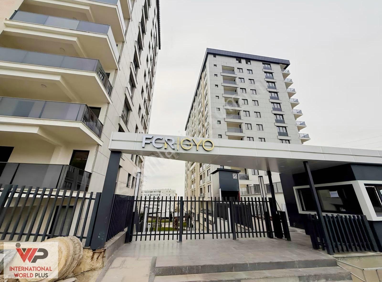 Fgm Gloria Sitesi'nde 2+1 Ebeveyn B., 100m² Satılık Daire