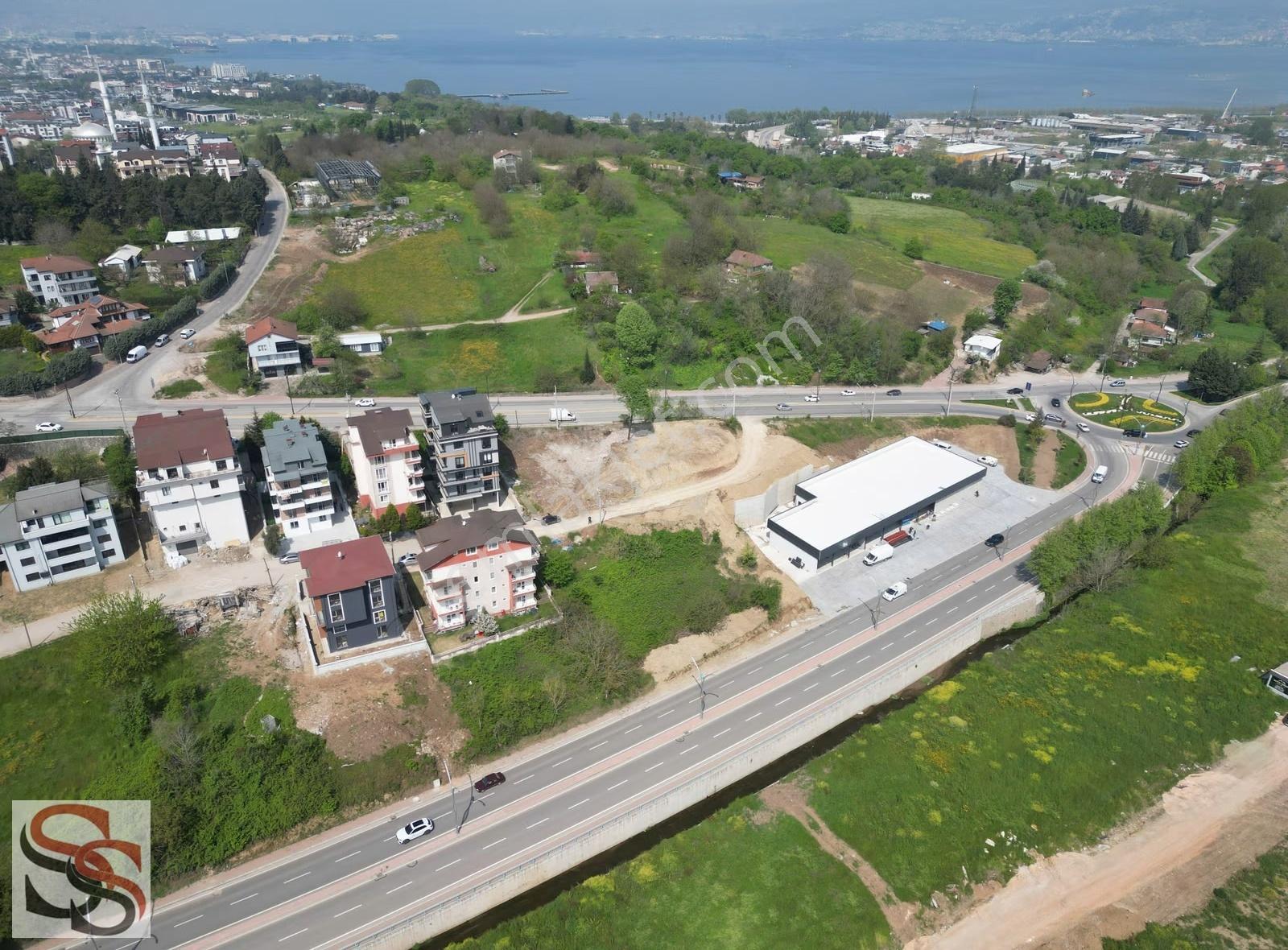 Başiskele Yuvacık'ta Ana Cadde Üzeri 500 M² % 30 - 3 Kat İmarlı - Görsel 2