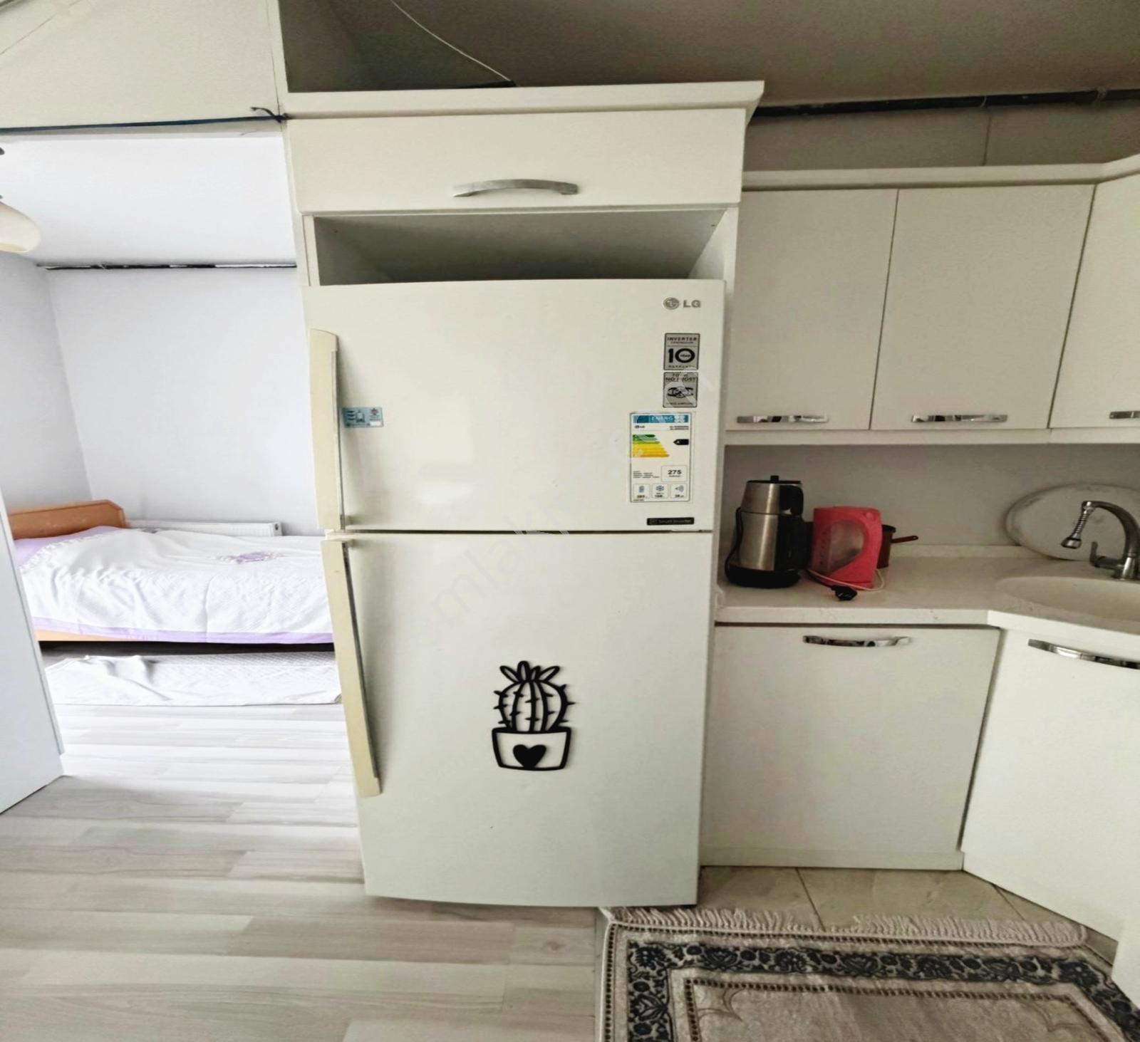 Metrobüse 10 Dakika Yürüme Mesafesi Site İçi Eşyalı Daire - Görsel 2