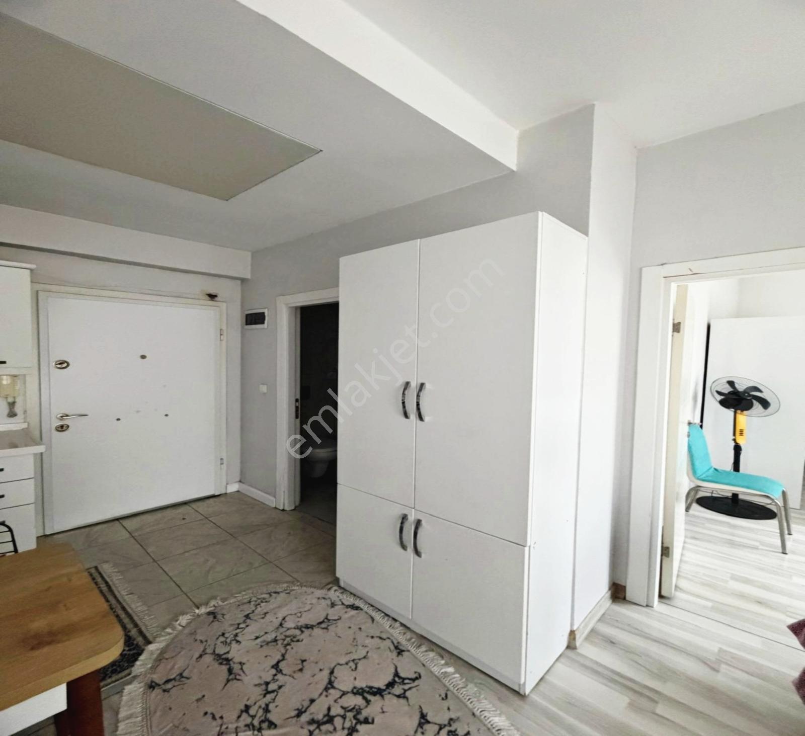 Metrobüse 10 Dakika Yürüme Mesafesi Site İçi Eşyalı Daire - Görsel 4