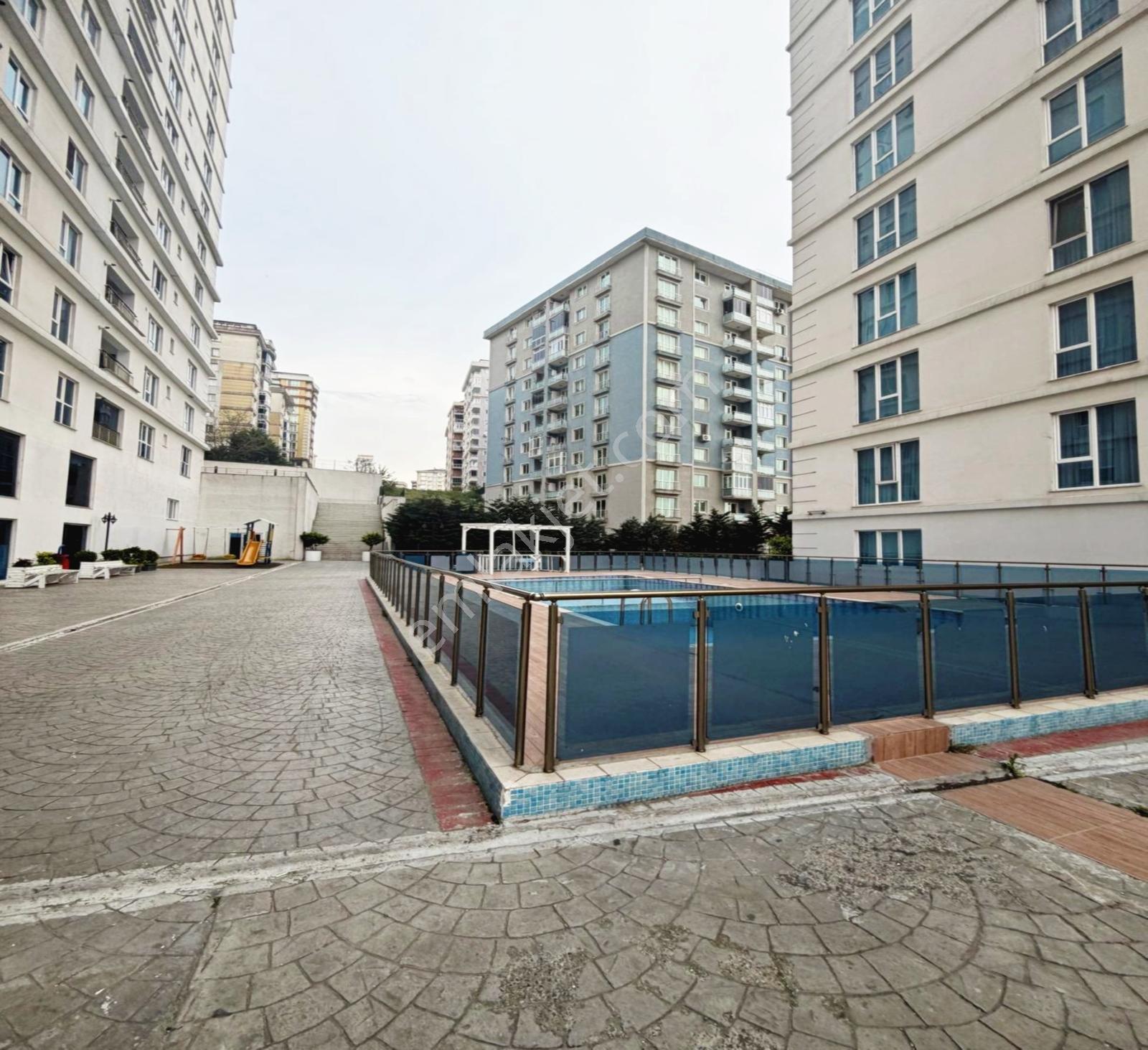 Metrobüse 10 Dakika Yürüme Mesafesi Site İçi Eşyalı Daire - Görsel 14