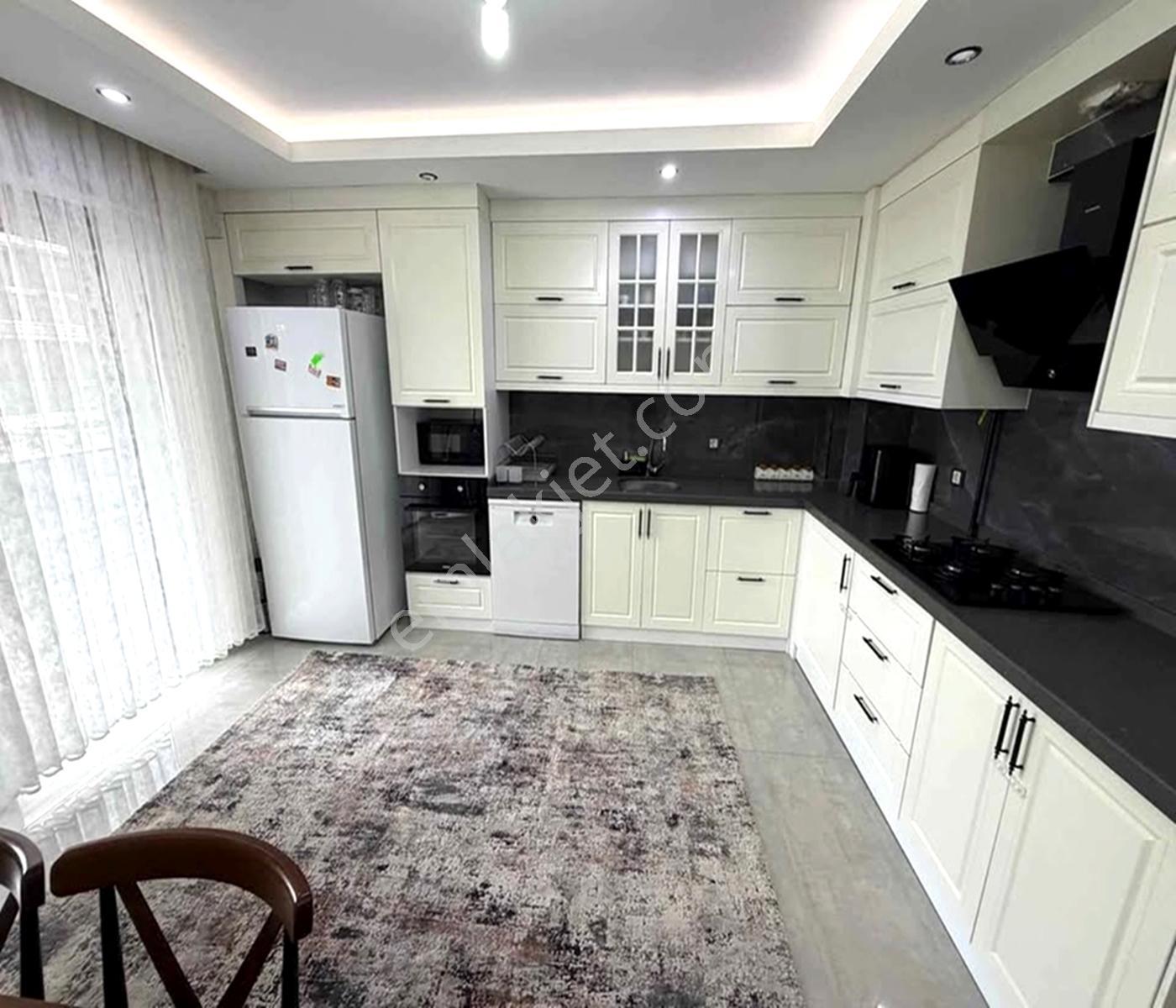 Batı Yapıdan Site İçerisinde 1+1 Geniş Ön Cephe Fullll Aydınlık