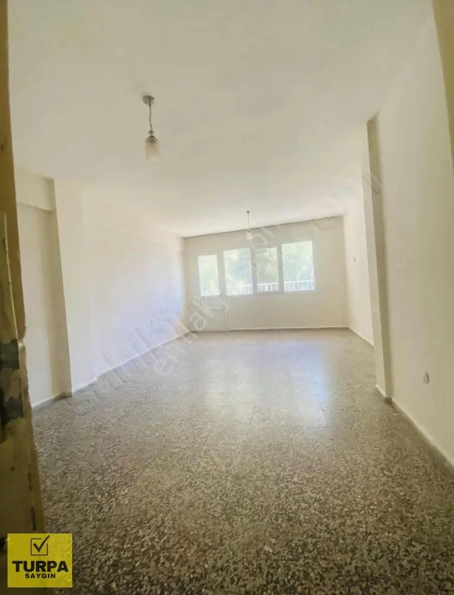 Üzümcü Okulu Ve Manolyo Parkı Yakını Ara Kat Klasik Kiralık 3+1 - Görsel 2