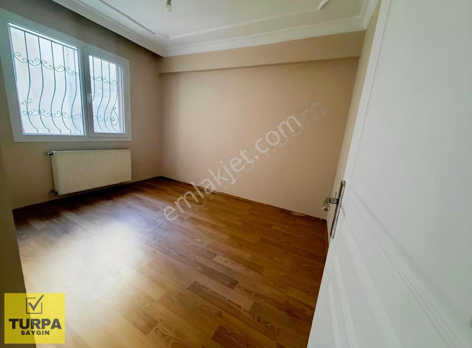 Gülyaka'da..içinde 24 Bin Kiracılı, Ara Kat K.mutfak 2+1 Satılık - Görsel 10
