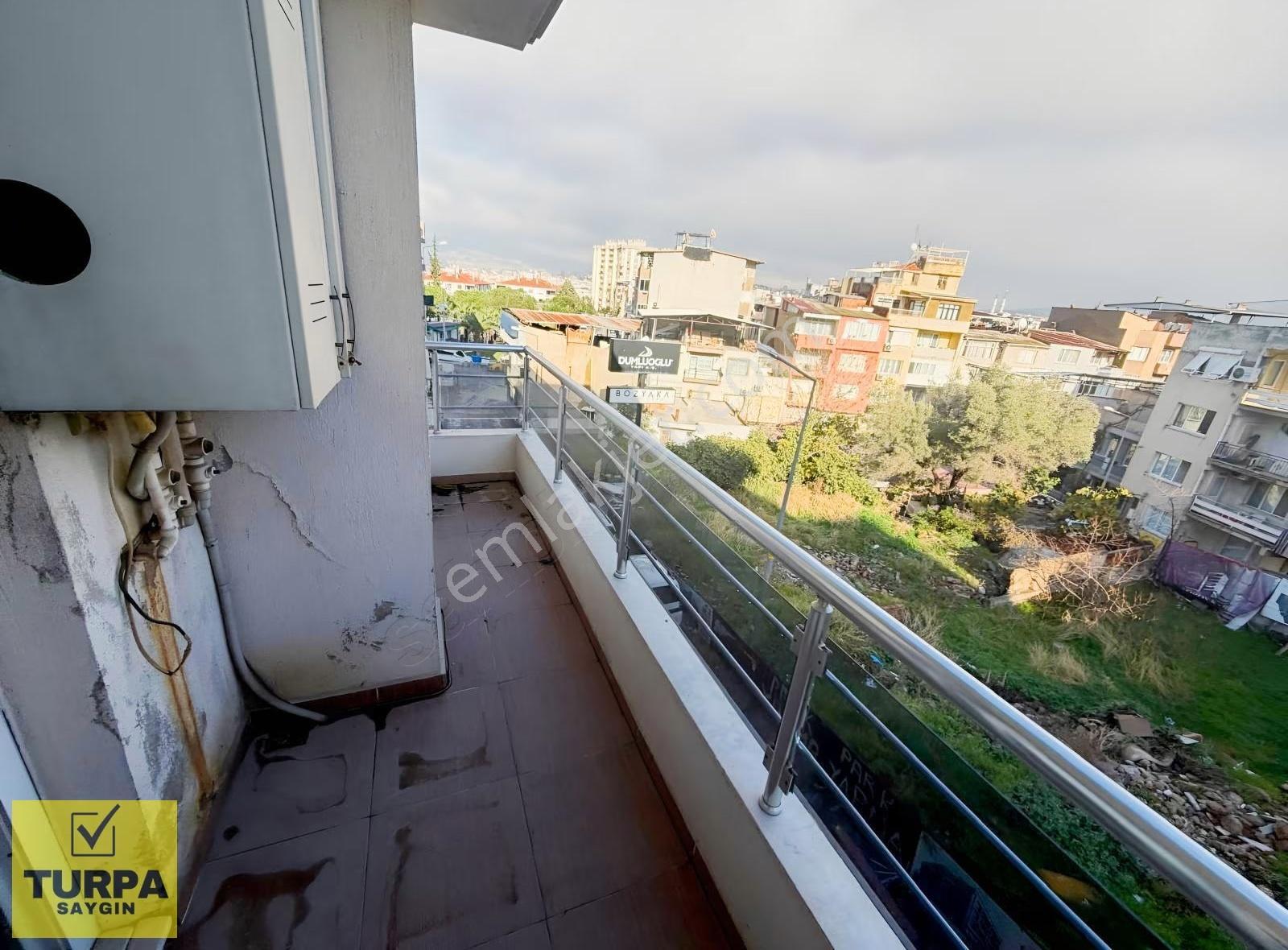 Gülyaka'da..içinde 24 Bin Kiracılı, Ara Kat K.mutfak 2+1 Satılık - Görsel 19