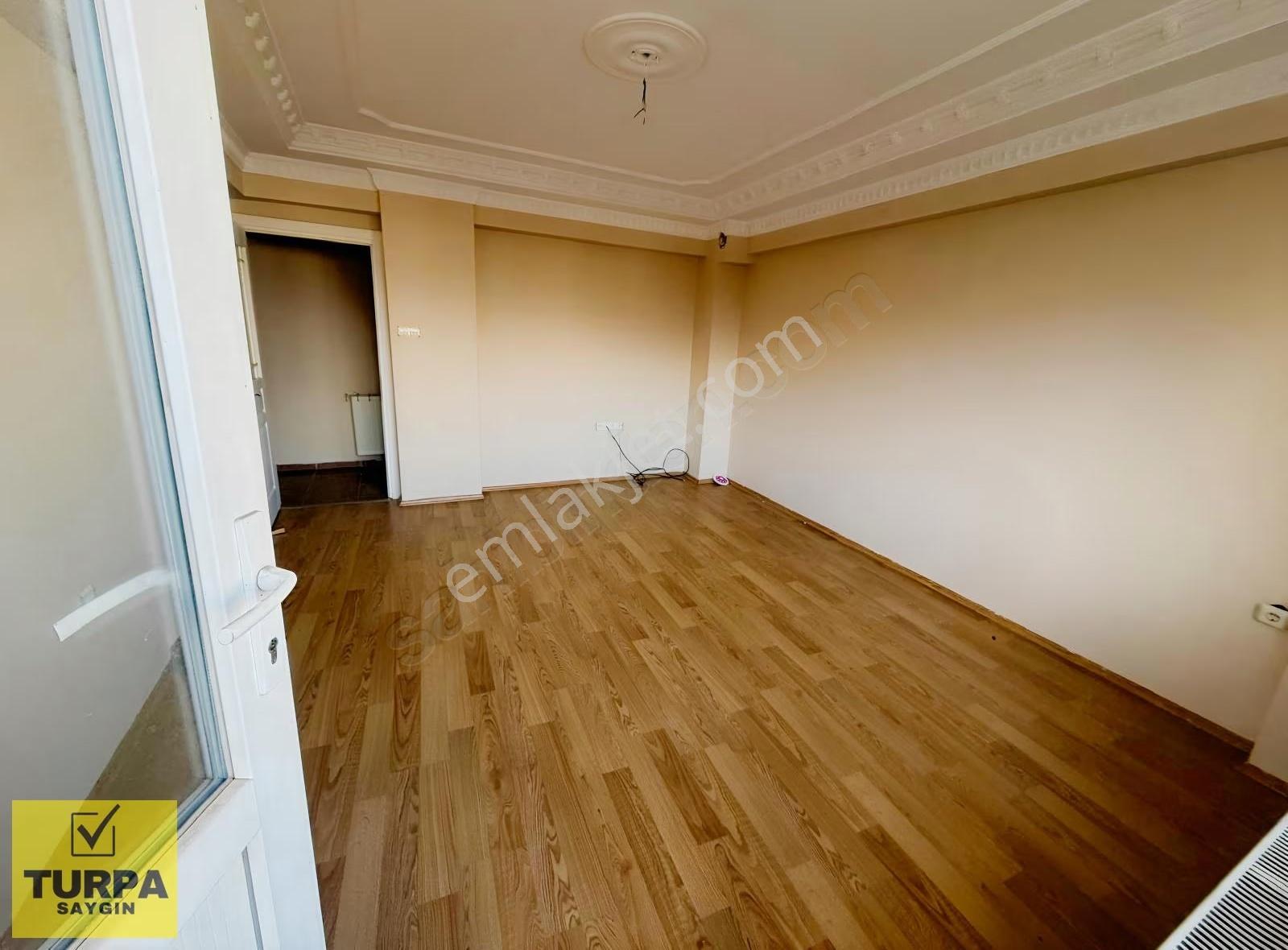 Gülyaka'da..içinde 24 Bin Kiracılı, Ara Kat K.mutfak 2+1 Satılık - Görsel 16