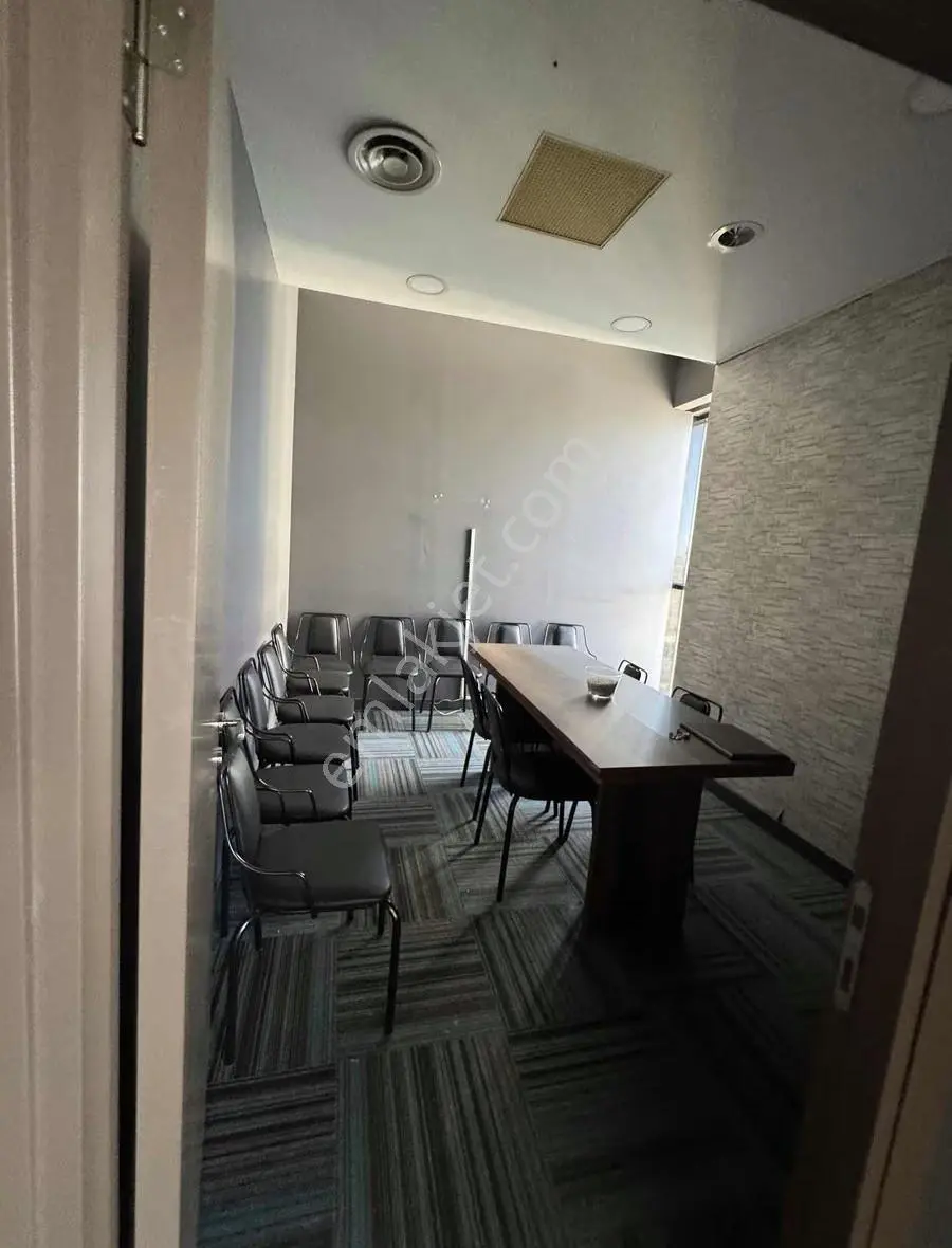 E 5 E Cephe Kiralık Ofisler - Görsel 2