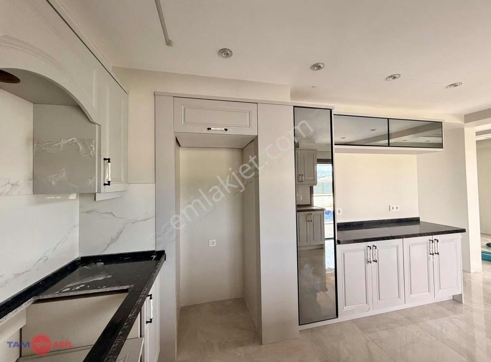 Dikili Merkezde Modern Mimarili, Müstakil Havuzlu Özel Yaşam - Görsel 26