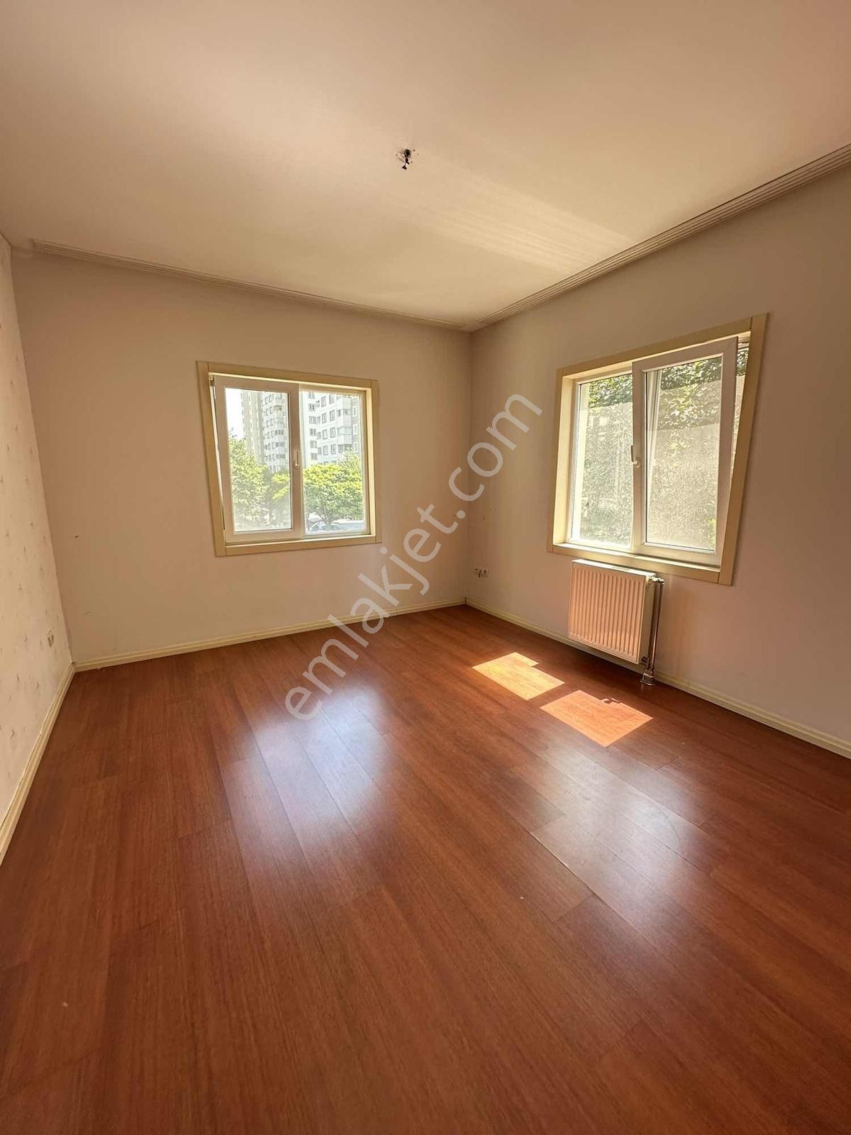 Akkaya İnşaattan Ç.park Evleri Ara Kat E.banyo,havuz Kiralık 3+1 - Görsel 6