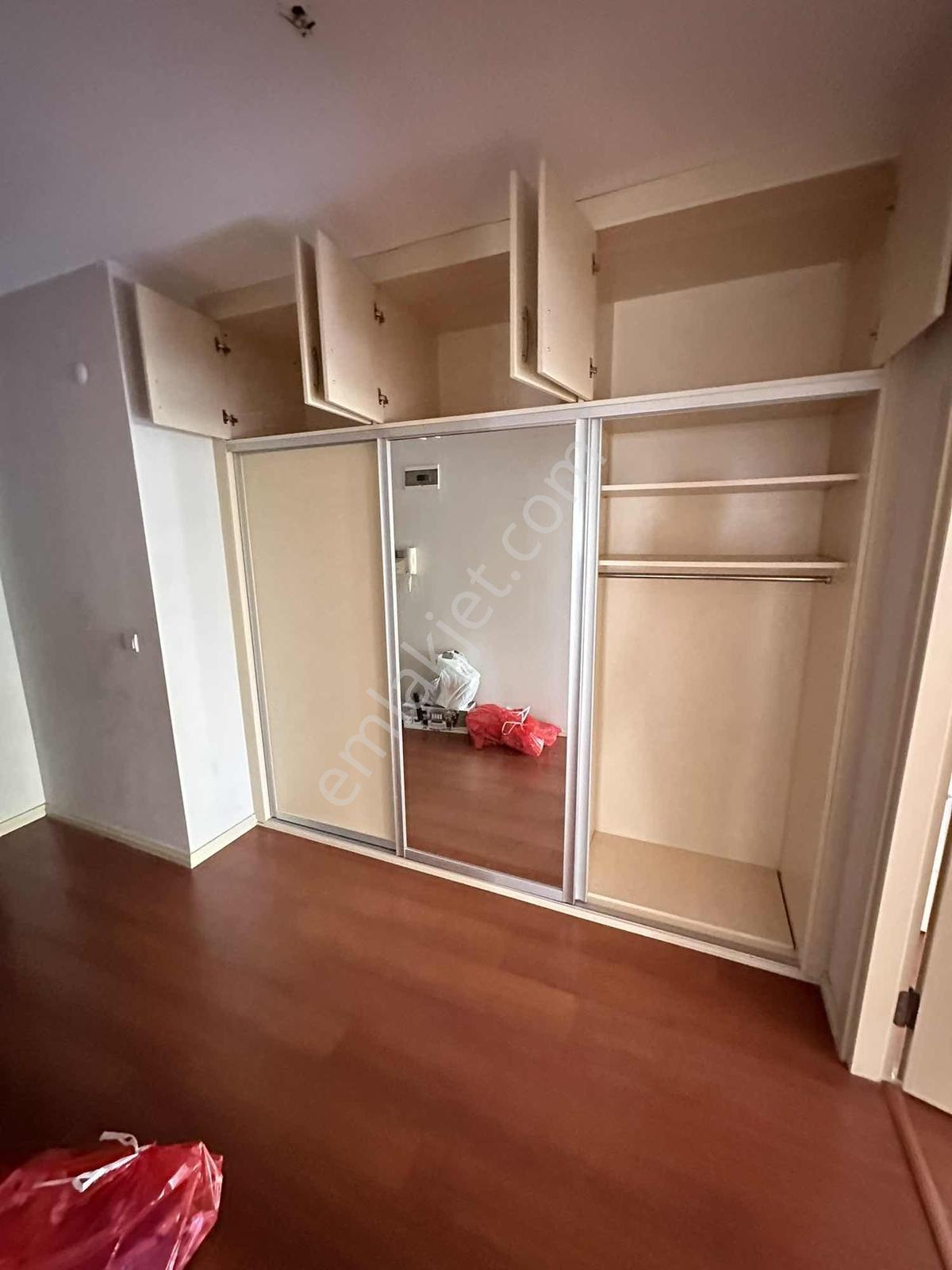 Akkaya İnşaattan Ç.park Evleri Ara Kat E.banyo,havuz Kiralık 3+1 - Görsel 13