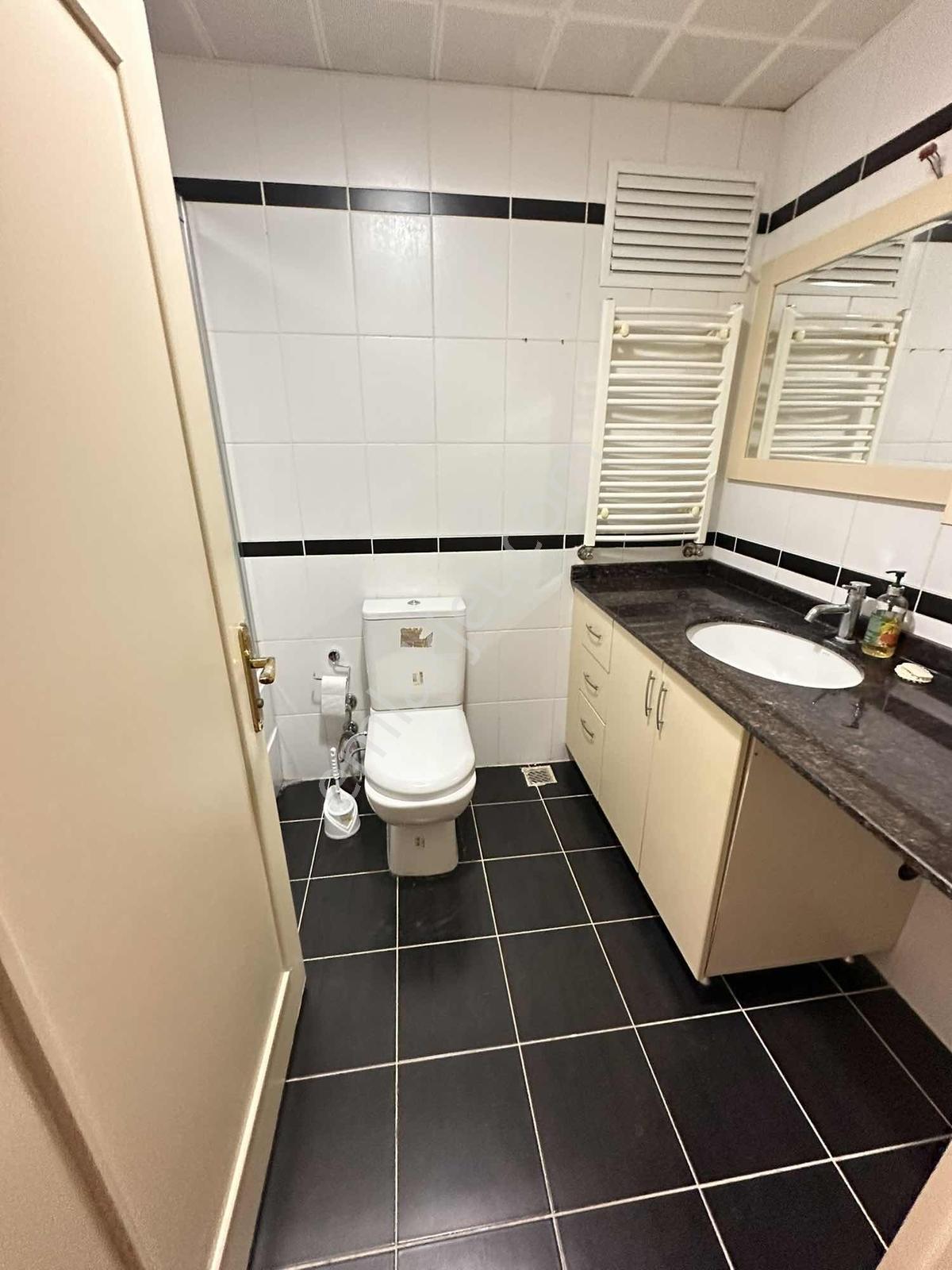 Akkaya İnşaattan Ç.park Evleri Ara Kat E.banyo,havuz Kiralık 3+1 - Görsel 14