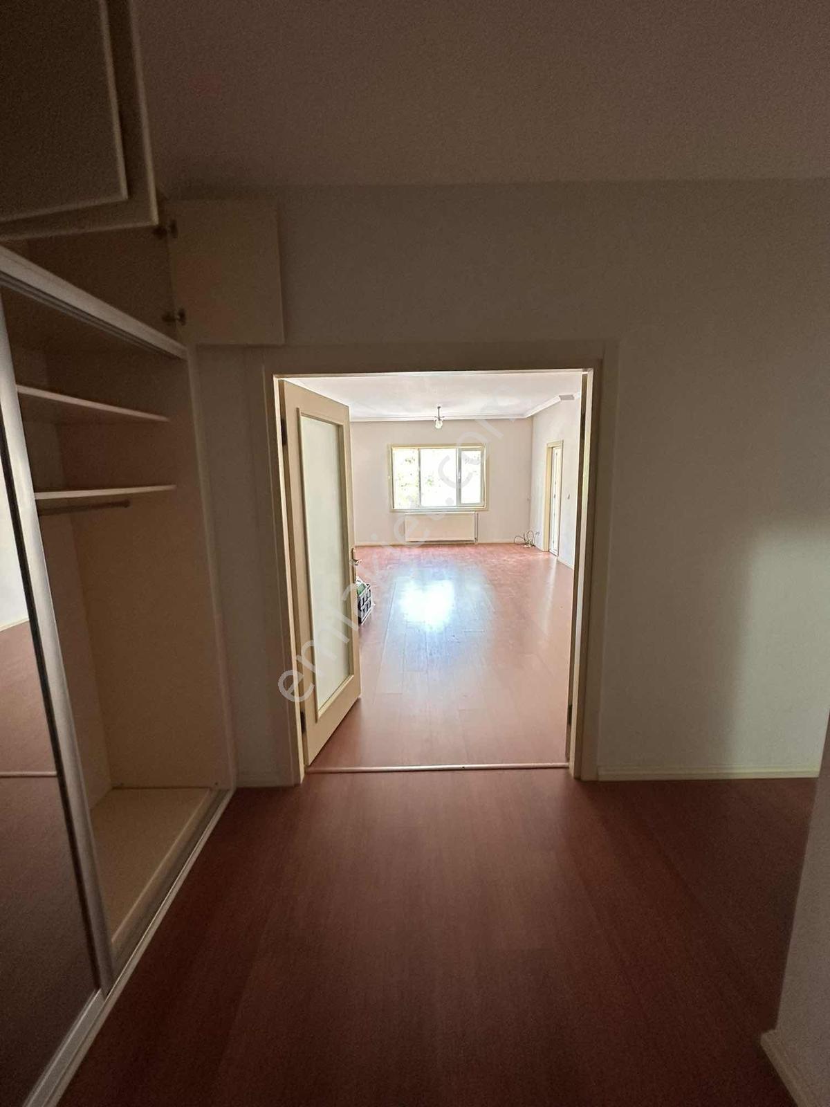 Akkaya İnşaattan Ç.park Evleri Ara Kat E.banyo,havuz Kiralık 3+1 - Görsel 7