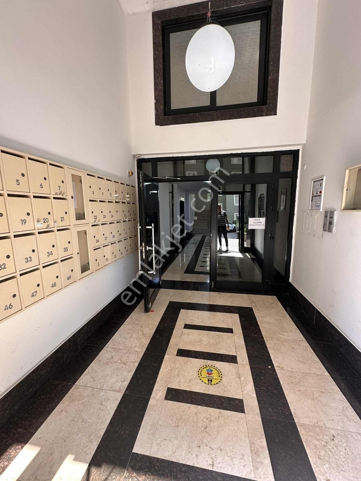 Akkaya İnşaattan Ç.park Evleri Ara Kat E.banyo,havuz Kiralık 3+1 - Görsel 20
