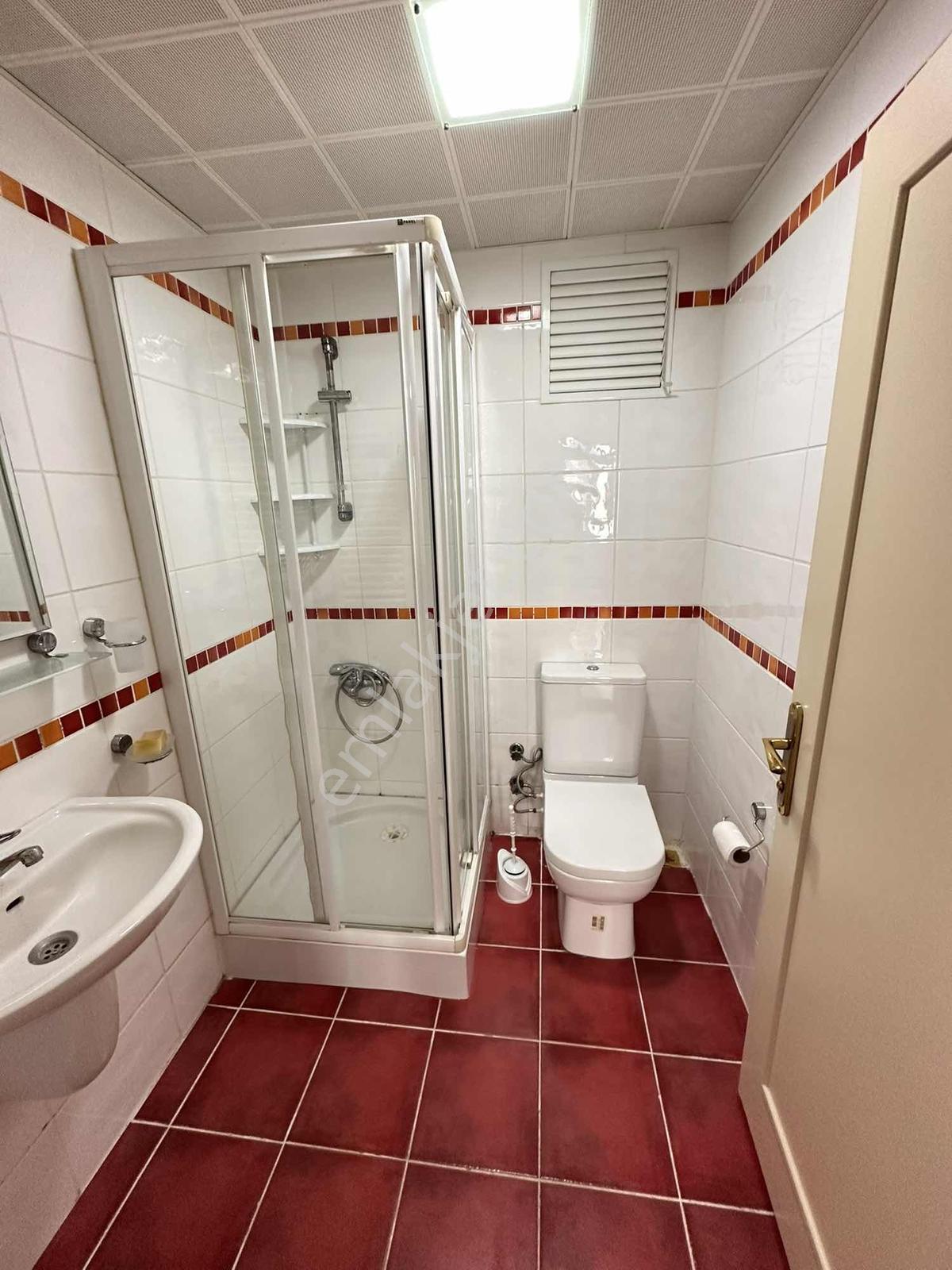 Akkaya İnşaattan Ç.park Evleri Ara Kat E.banyo,havuz Kiralık 3+1 - Görsel 16