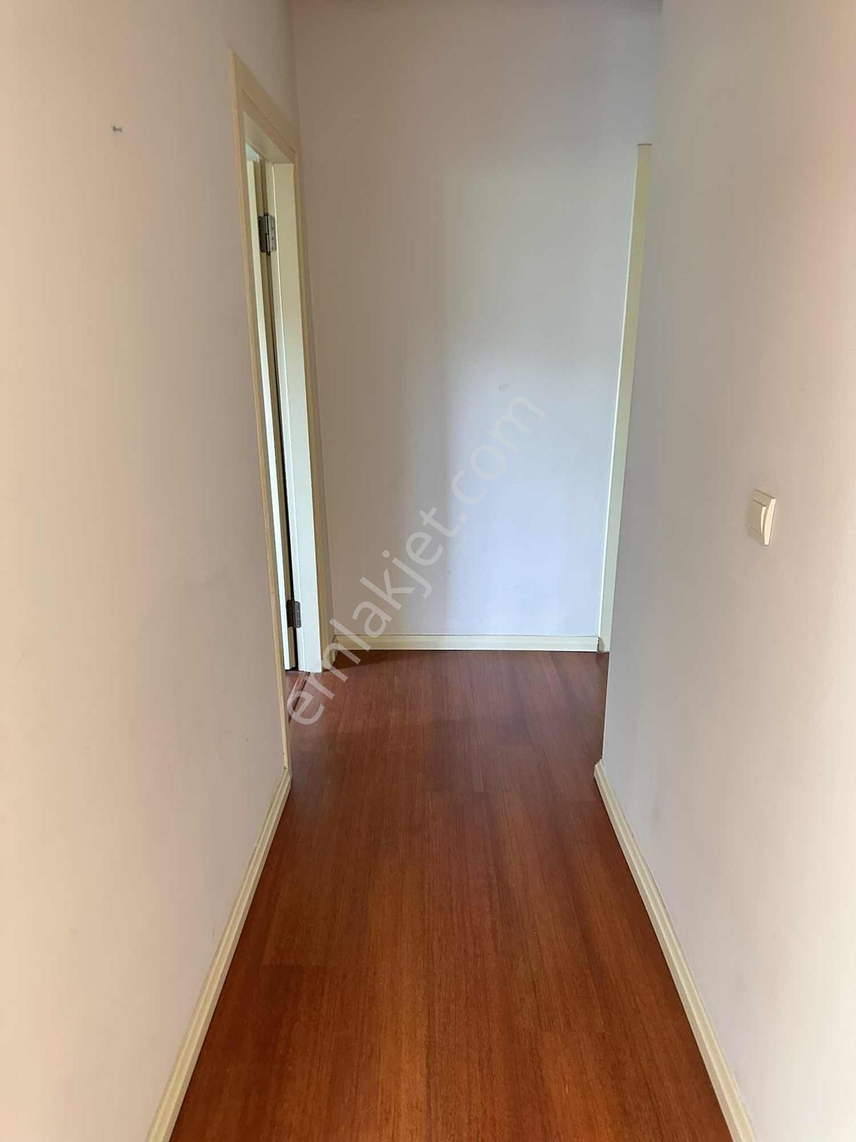 Akkaya İnşaattan Ç.park Evleri Ara Kat E.banyo,havuz Kiralık 3+1 - Görsel 4