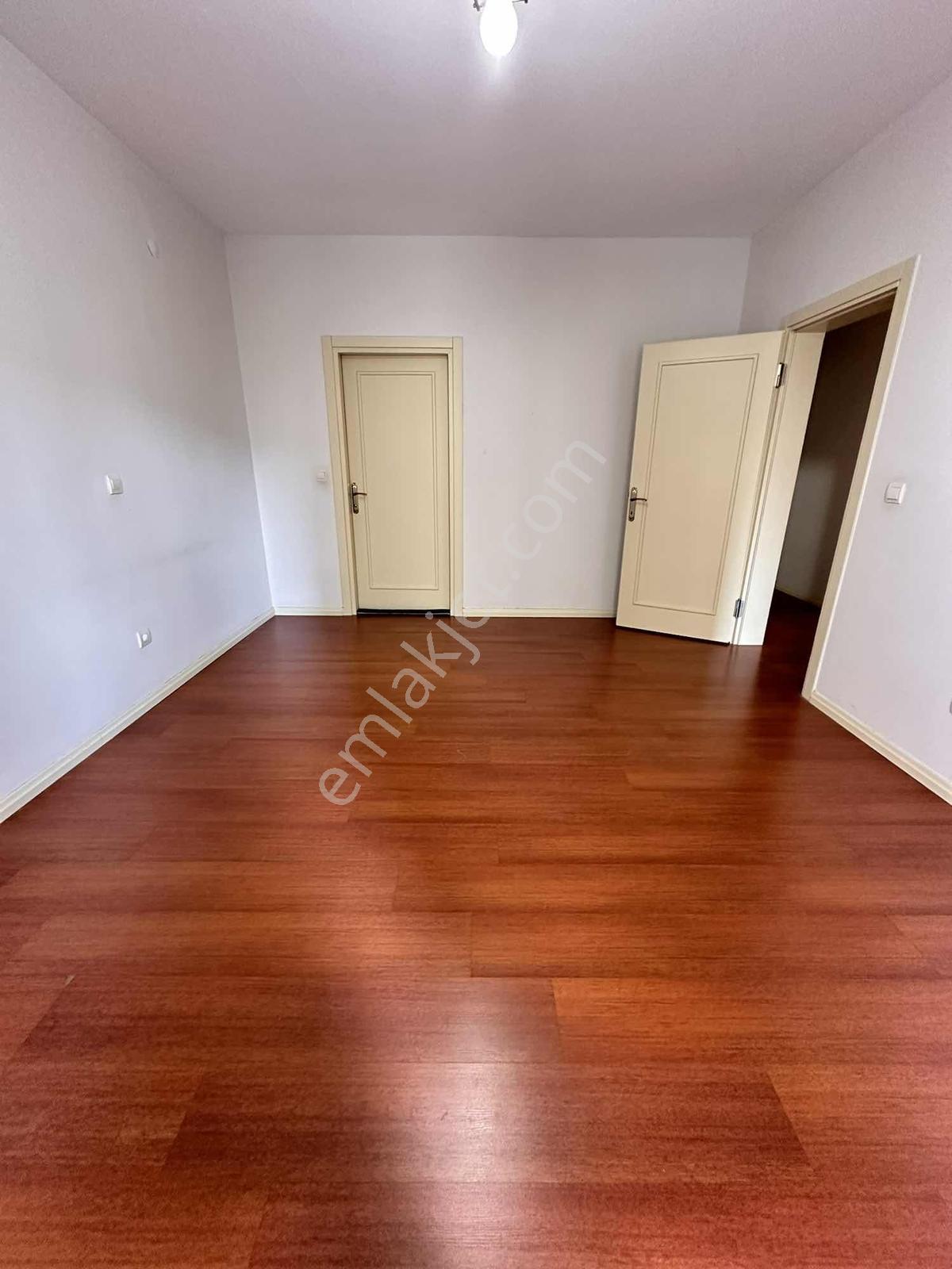 Akkaya İnşaattan Ç.park Evleri Ara Kat E.banyo,havuz Kiralık 3+1 - Görsel 26