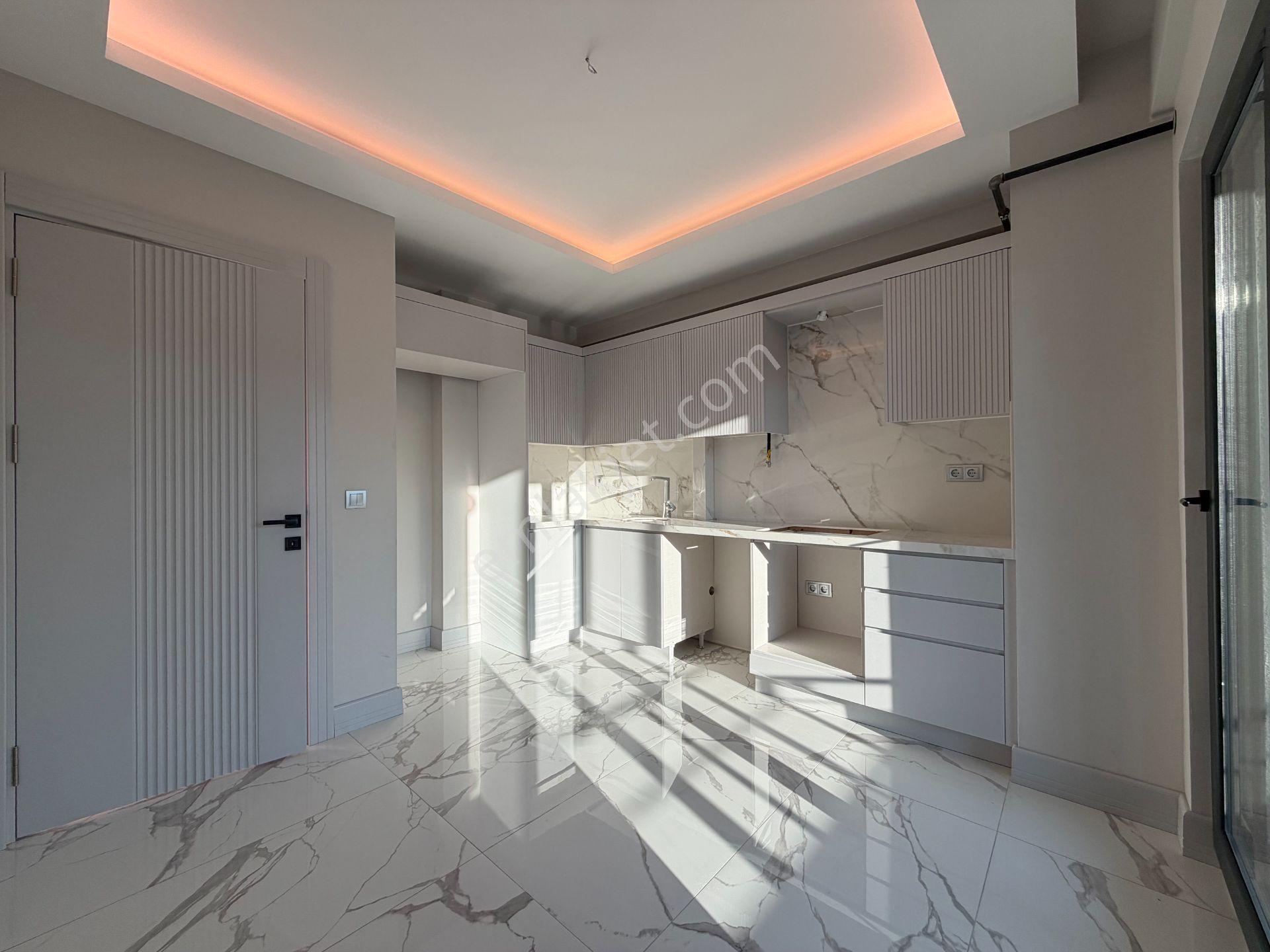 Salon Ayrı Giyinme Odası 2 Banyo Geniş 2+1 - Görsel 18