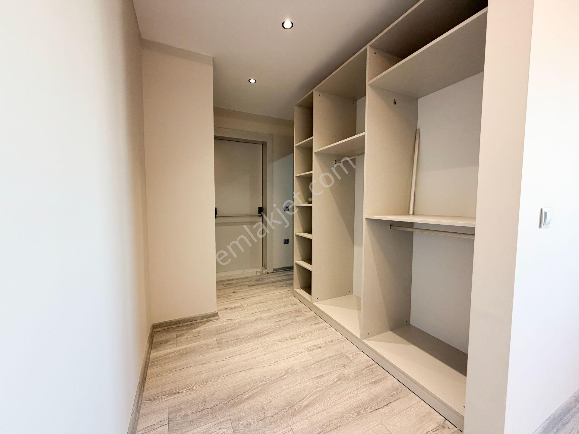 Salon Ayrı Giyinme Odası 2 Banyo Geniş 2+1 - Görsel 5